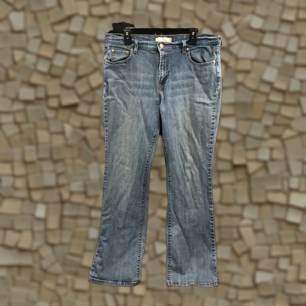 Levi's Levi's 515 Bootcut Jeans Size 16 Long Womens Medium Wash Blue Size 38" / US 16 / IT 52 - 1 Thumbnail