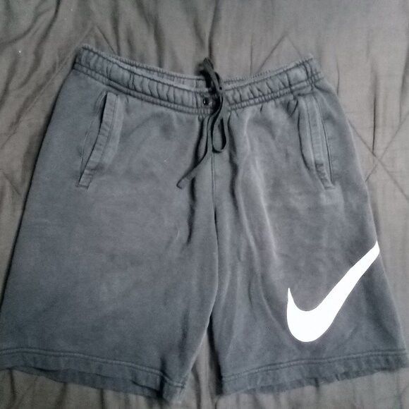 Nike Nike Big Swoosh Logo Sweat Shorts Size US 30 / EU 46 - 1 Thumbnail