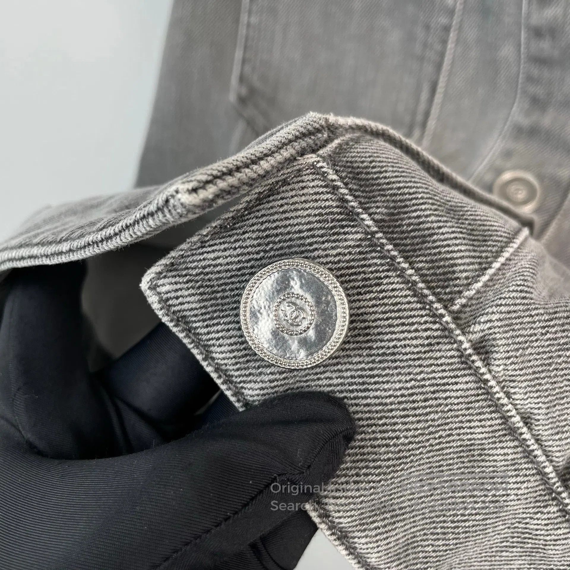 Chanel Chanel Grey Collar Fake Two-Piece Shell Button Denim Jacke Size XXS / US 00 / IT 34 - 6 Thumbnail