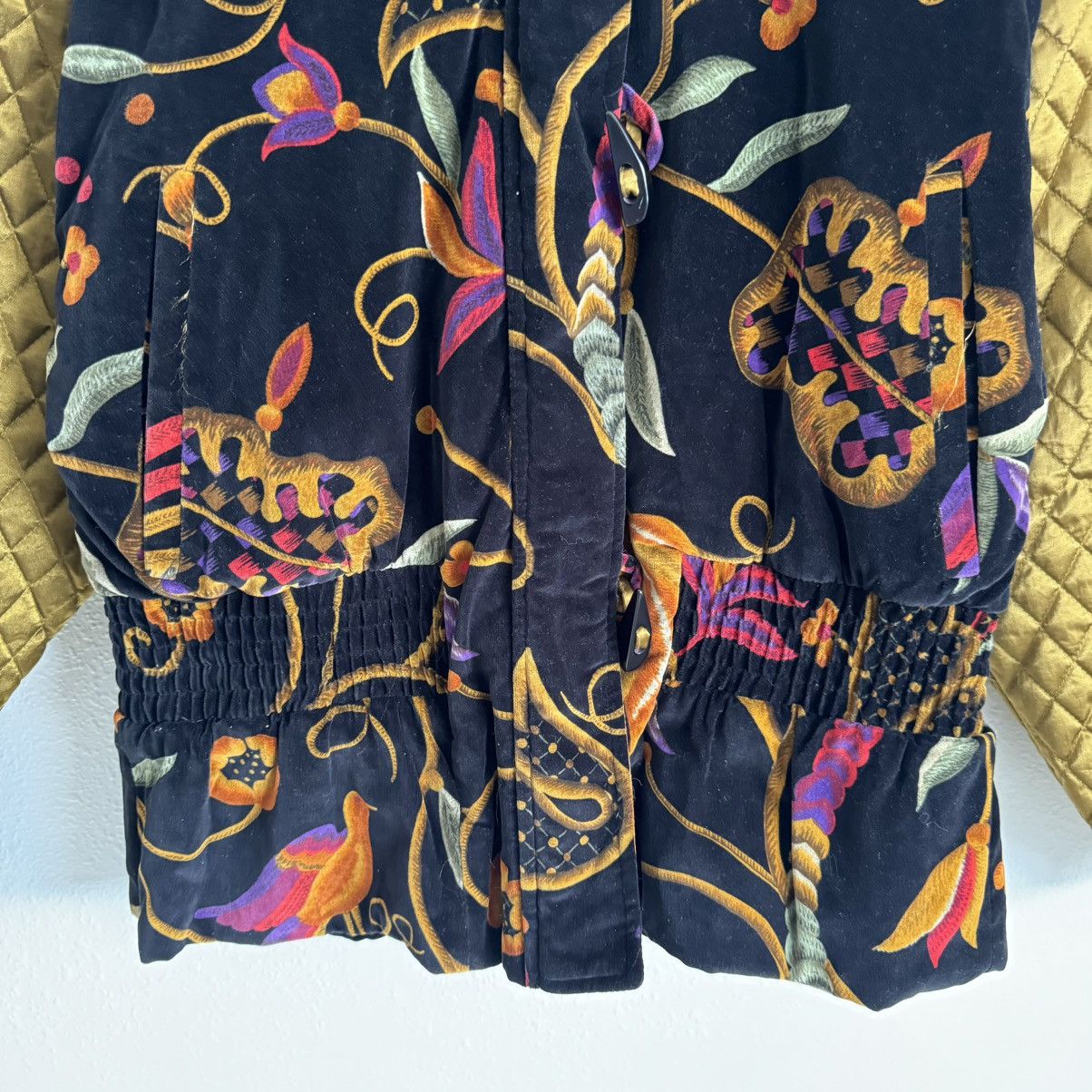 London Fog LONDON FOG Vintage Black Gold Velvet Quilted Paisley Jacket Size S / US 4 / IT 40 - 3 Thumbnail