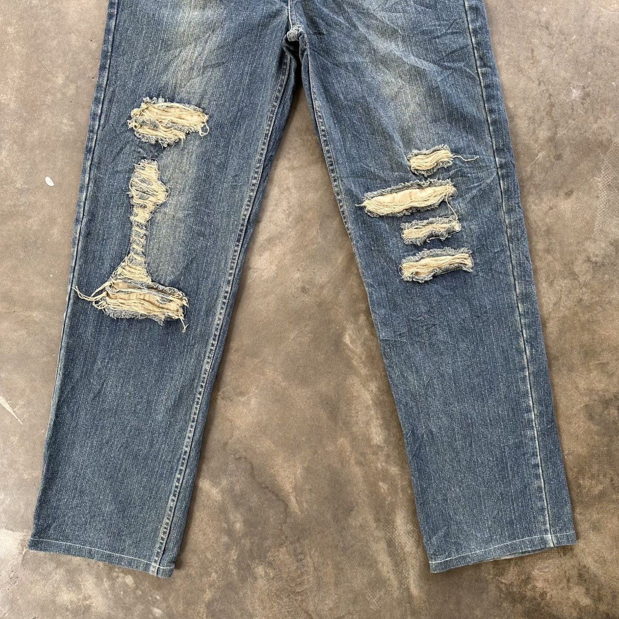 Japanese Brand Vintage Japanese Distressed Faded Denim Jean Pant W34 Size US 34 / EU 50 - 2 Thumbnail