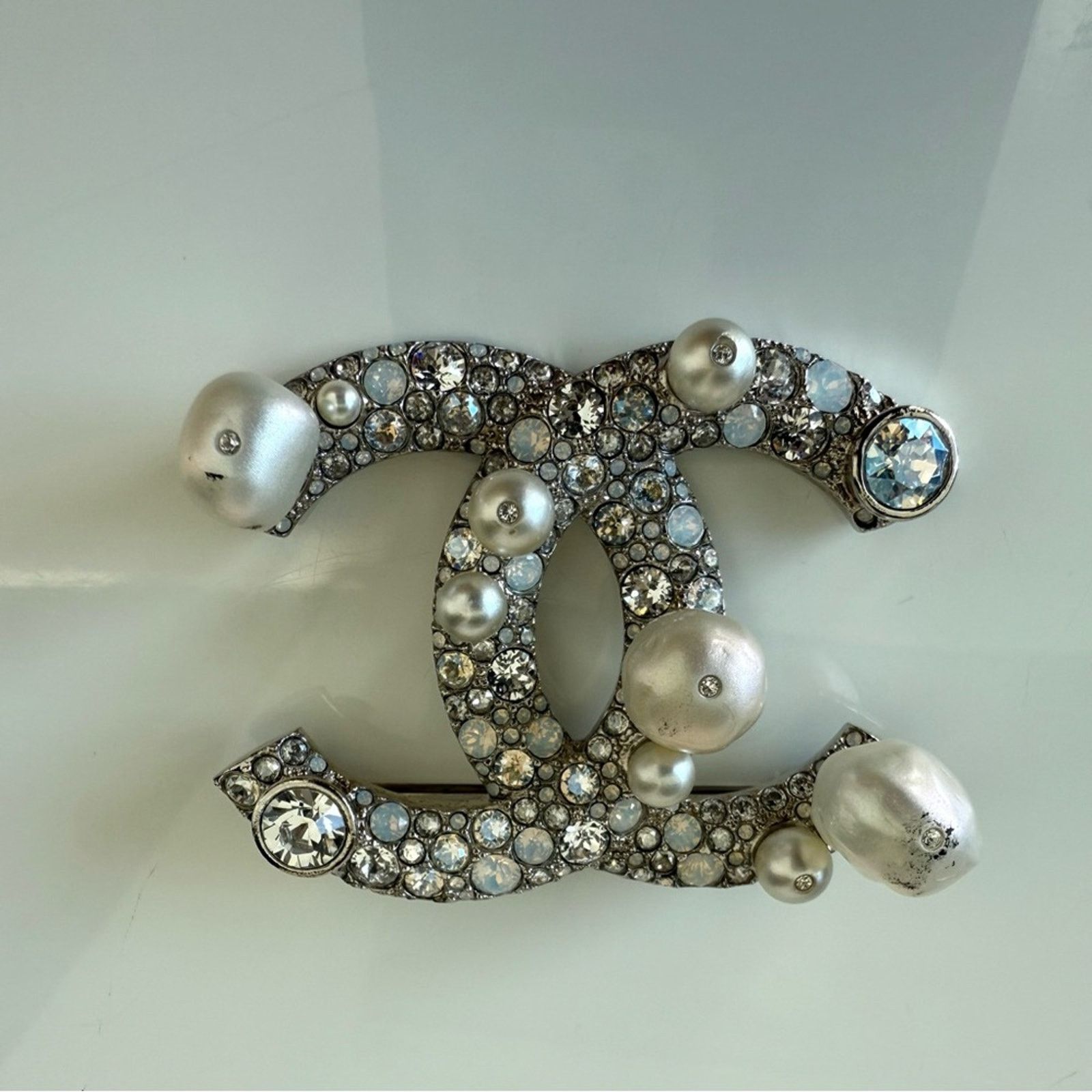 Chanel CHANEL women brooch with natural pearls Authentic 2100$ Size ONE SIZE - 1 Thumbnail