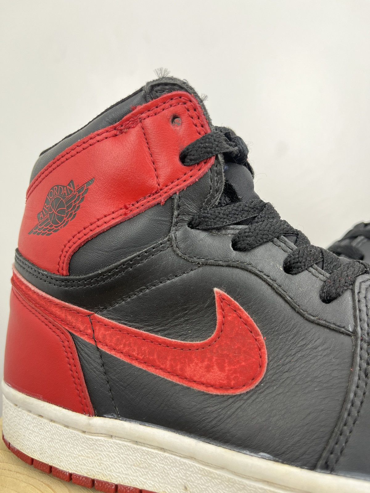 Nike Air Jordan 1 Retro 'Bred' 2001 Size US 8.5 / EU 41-42 - 11 Thumbnail