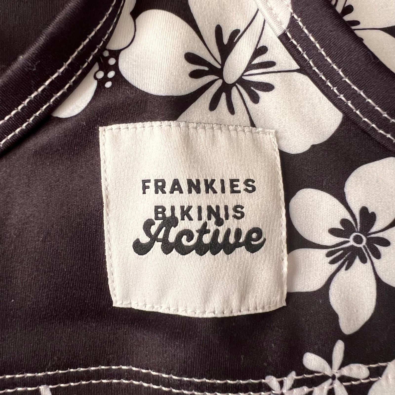 Other Frankies Bikinis Sports Bra (S) and Shorts (M) Sets Size ONE SIZE - 14 Thumbnail