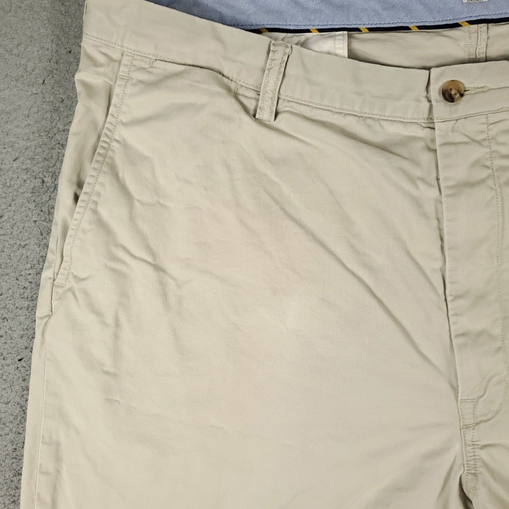 Ralph Lauren Ralph Lauren Chino Shorts Mens Size 42 Beige Cotton Flat Front Pony Logo Casual *STAINED* Mens Size US 42 / EU 58 - 2 Thumbnail