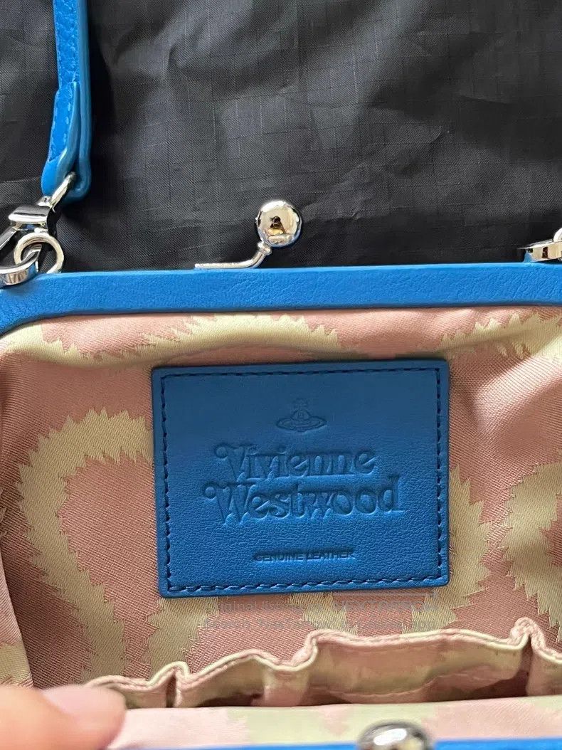 Vivienne Westwood Vivienne Westwood size os Saturn embossed dumpling arm-worn Size ONE SIZE - 4 Thumbnail