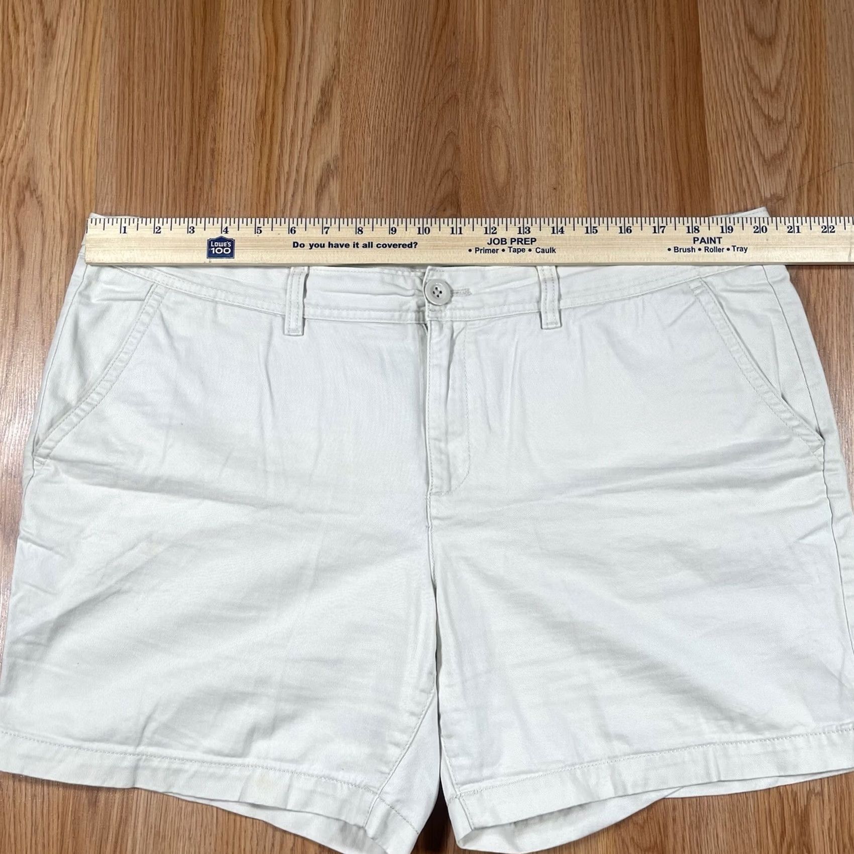 Eddie Bauer VINTAGE Eddie Bauer Shorts Womens 16 Beige LegendWash Chino Flat Front Khaki Slacks Size 38" / US 16 / IT 52 - 2 Thumbnail
