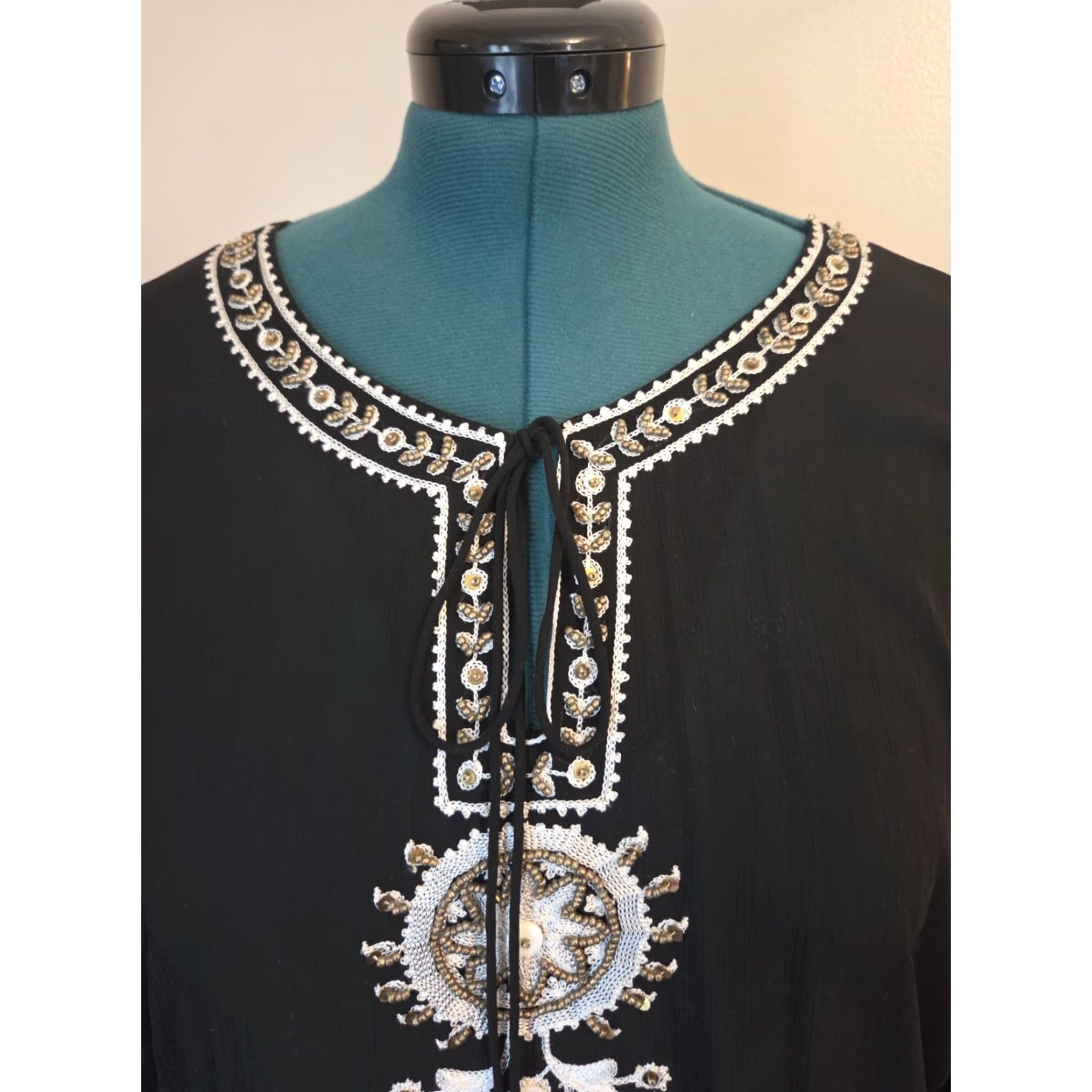 Vintage Nicole's Closet Black Embroidered Beaded Trim Sheer Tunic Top 3X Womens Blouse Hippie Boho Shirt Casual Party/Cocktail Size XXL / US 16-18 / IT 52-54 - 2 Thumbnail