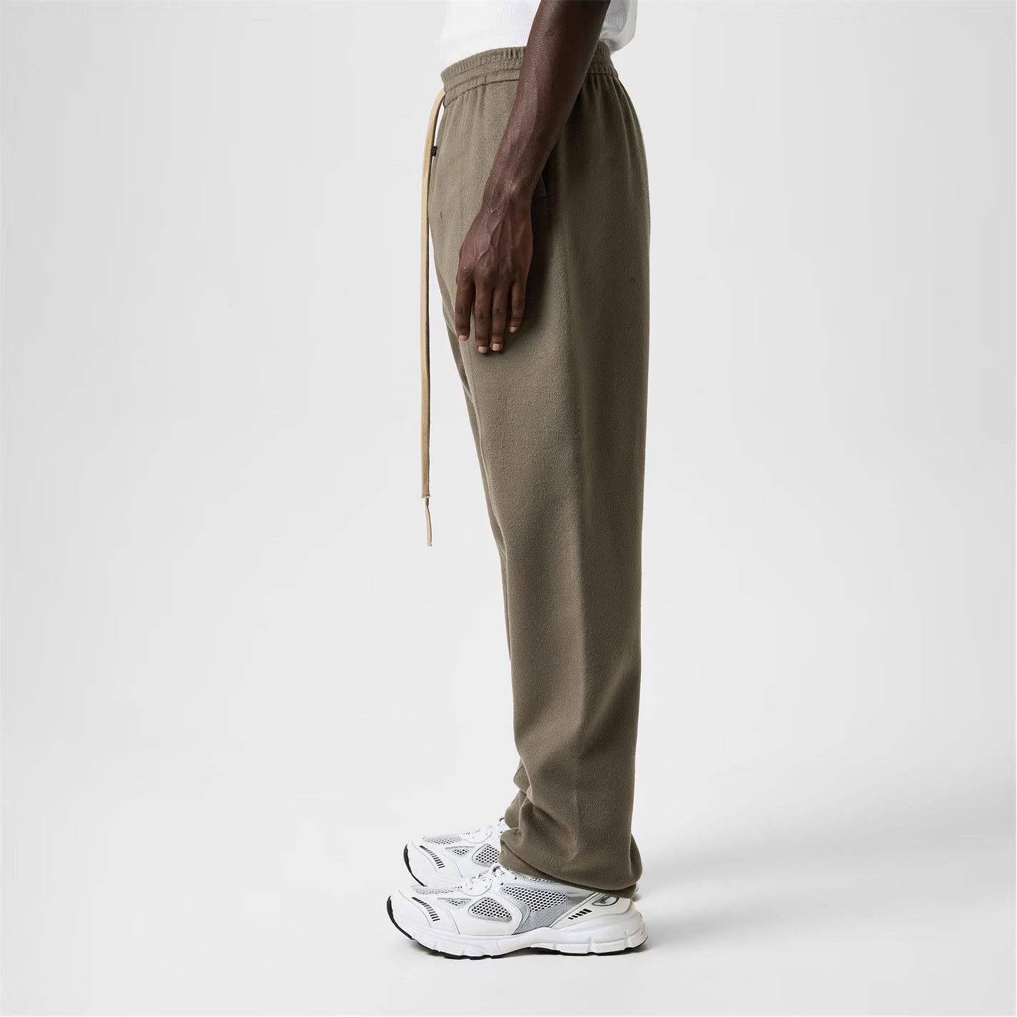 Fear of God o1g2r1mq0426 Forum Sweatpants & Joggers in Dark Olive Size US 36 / EU 52 - 2 Thumbnail