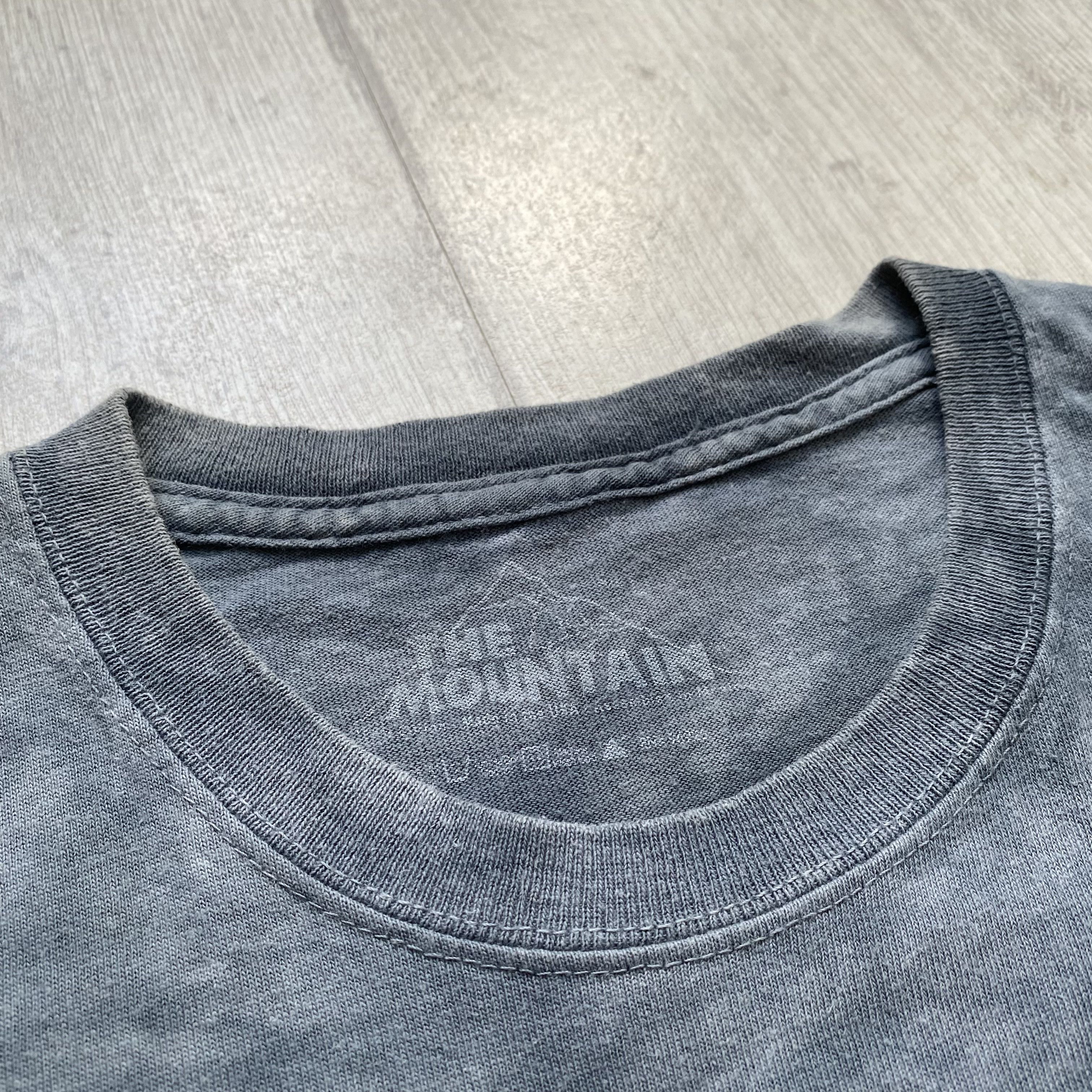 The Mountain 🐺 Vintage 95s The Mountains Wolf Tee MADE IN USA Wolves Size US L / EU 52-54 / 3 - 5 Thumbnail