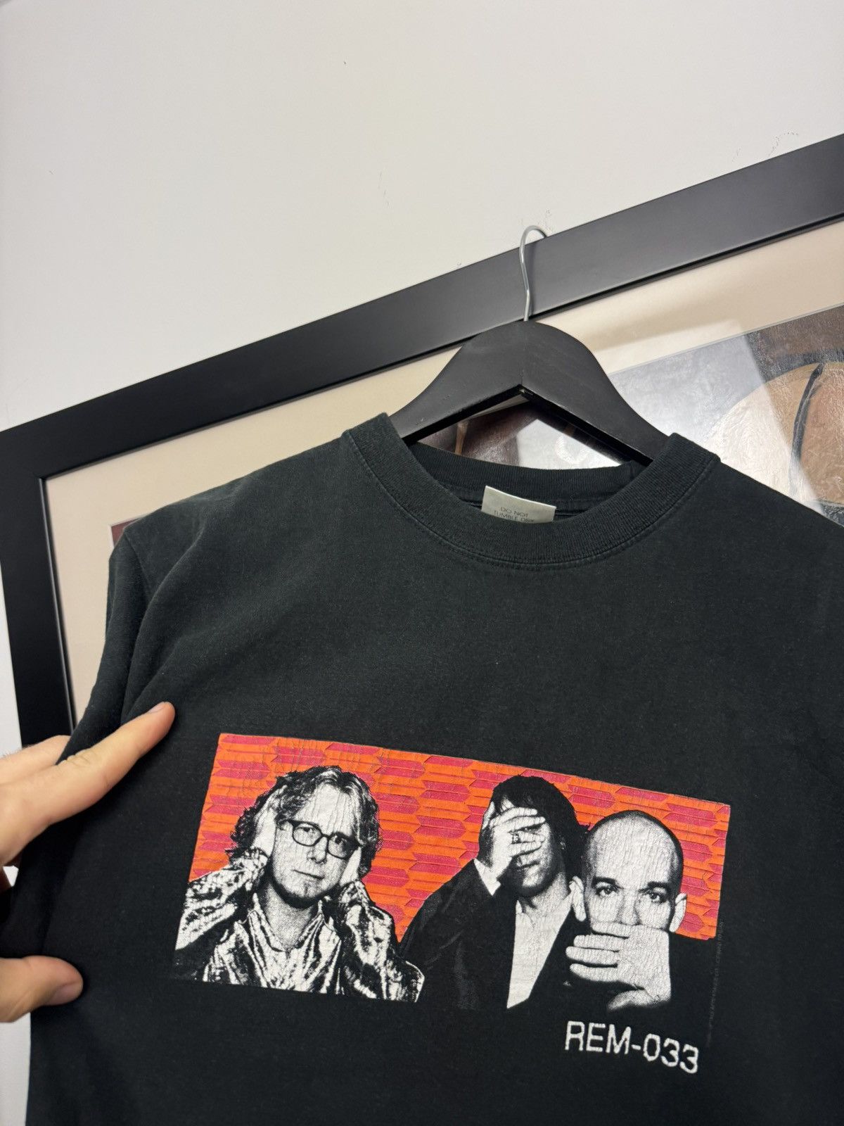 Band Tees VINTAGE 90s REM 033 R.E.M ROCK BAND 1999 OG TOUR TEE LICENSE Size US M / EU 48-50 / 2 - 2 Thumbnail
