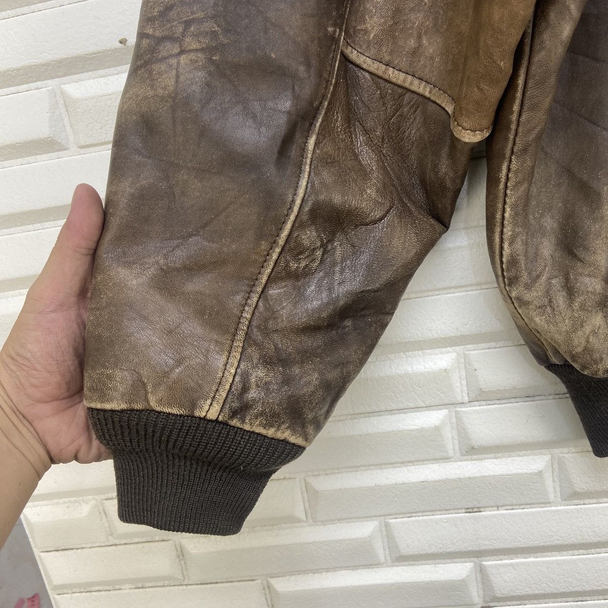 Vintage Vintage Air Force A-2 Military Sheepskin Leather Jacket Size US M / EU 48-50 / 2 - 15 Thumbnail