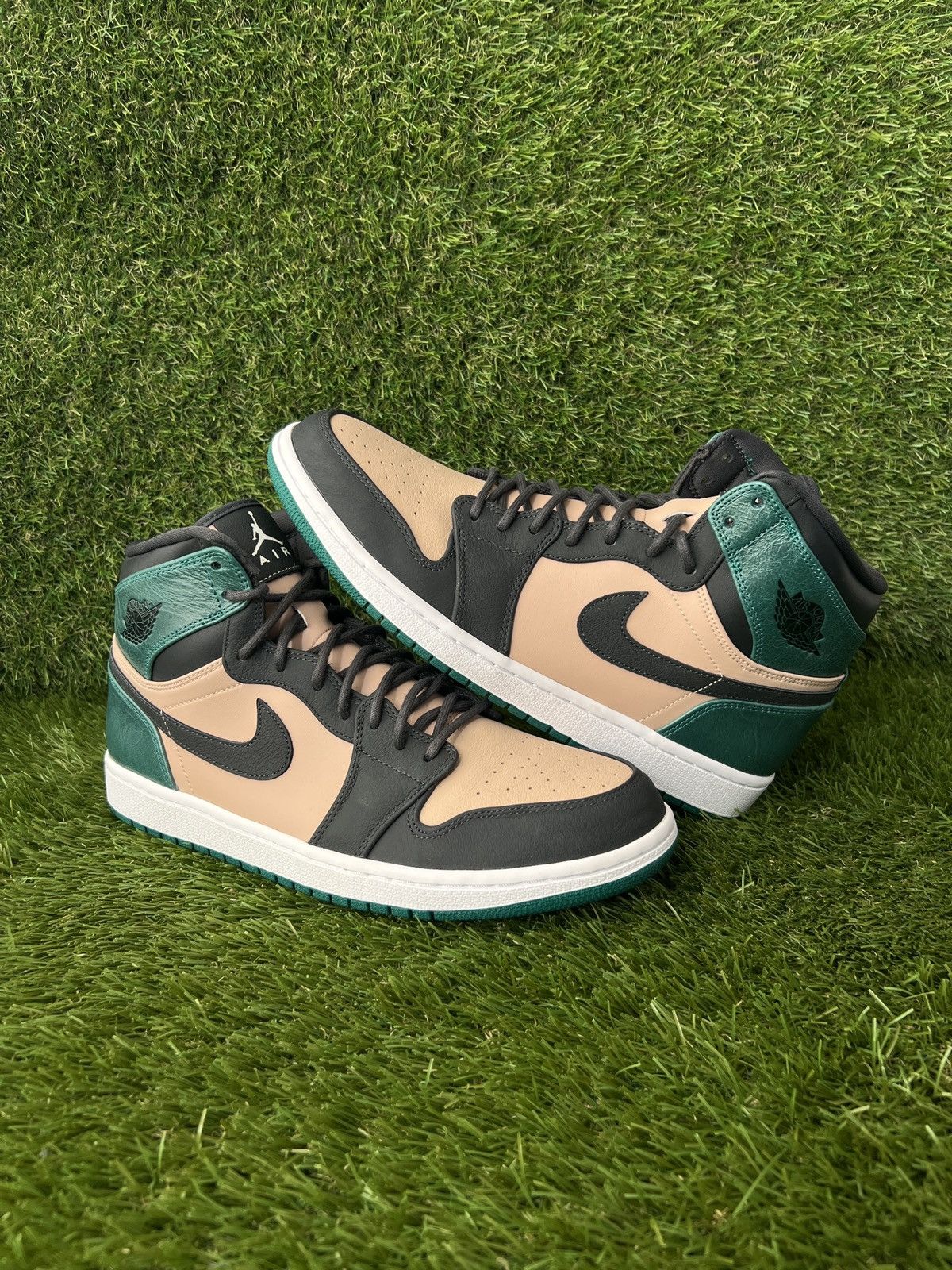 Jordan 1 retro high bio beige anthracite mystic green deals