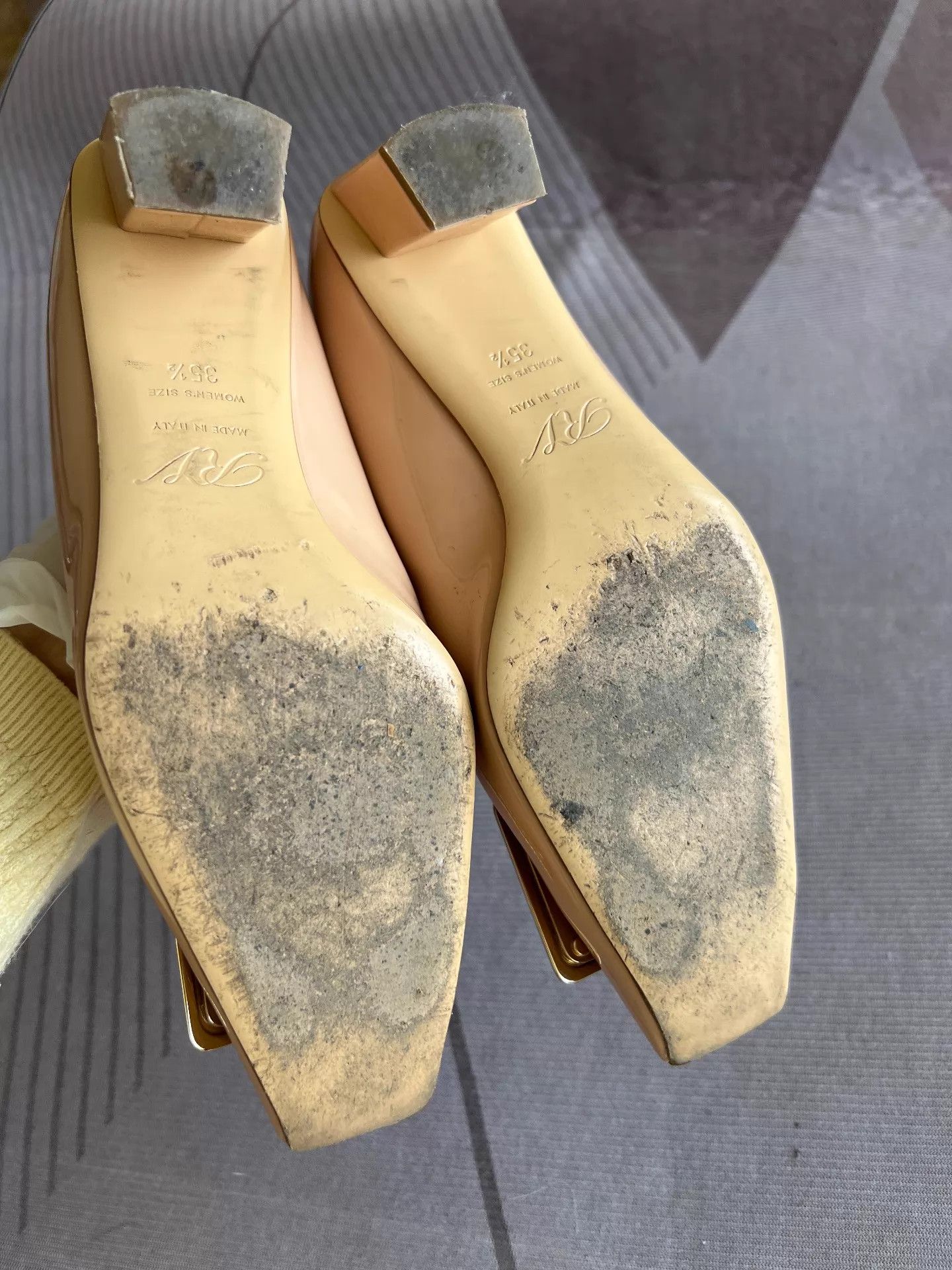 Roger Vivier Roger Vivier Low Heel Shoes 35.5 Size US 5 / IT 35 - 2 Thumbnail