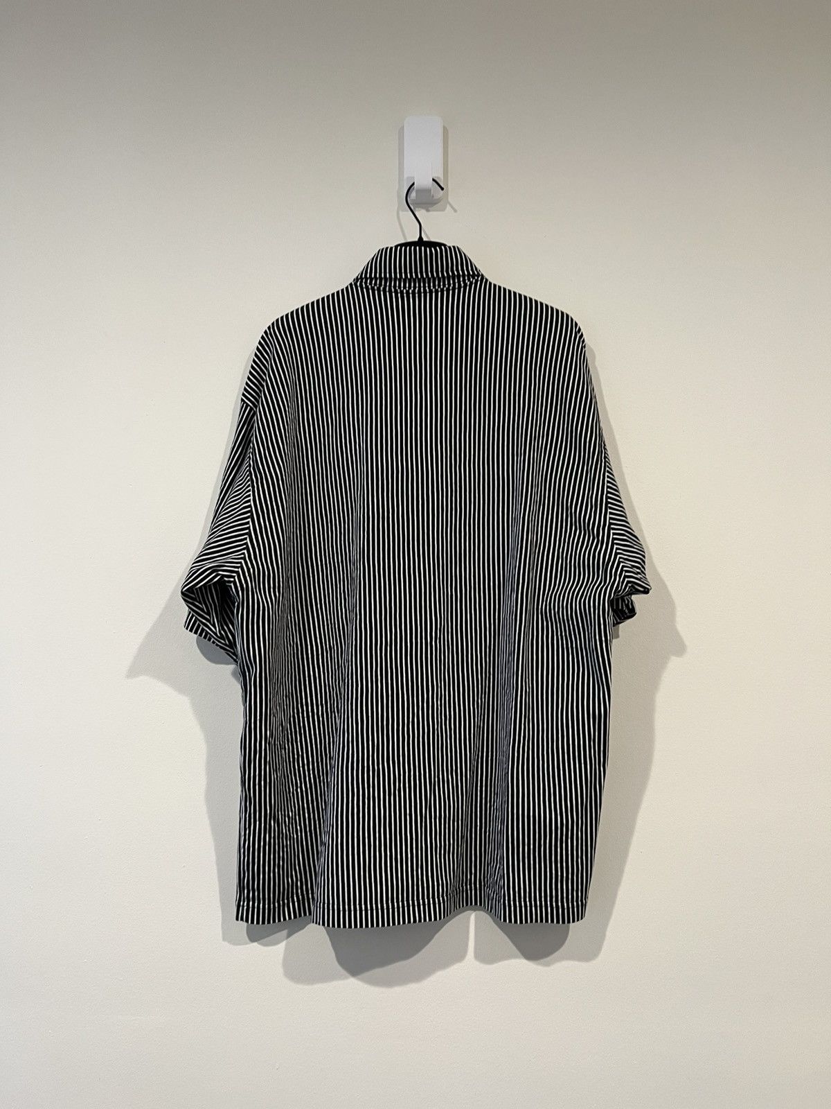 SP22 Trompe L’œil Jersey Striped S/S Shirt in Black/White