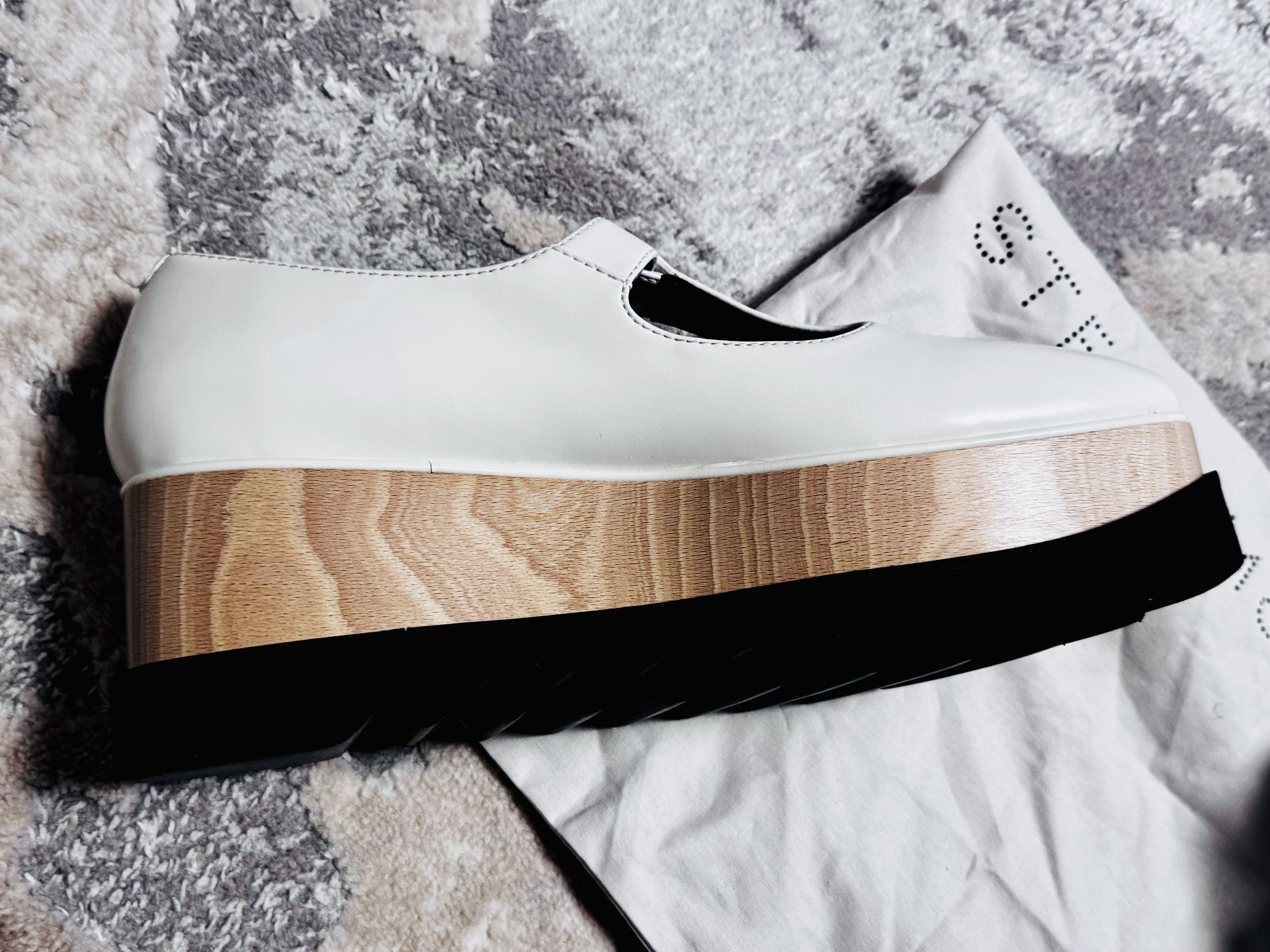 Stella McCartney Stella McCartney White Mary Jane Flats with Gold Buckles Size US 9 / IT 39 - 7 Thumbnail
