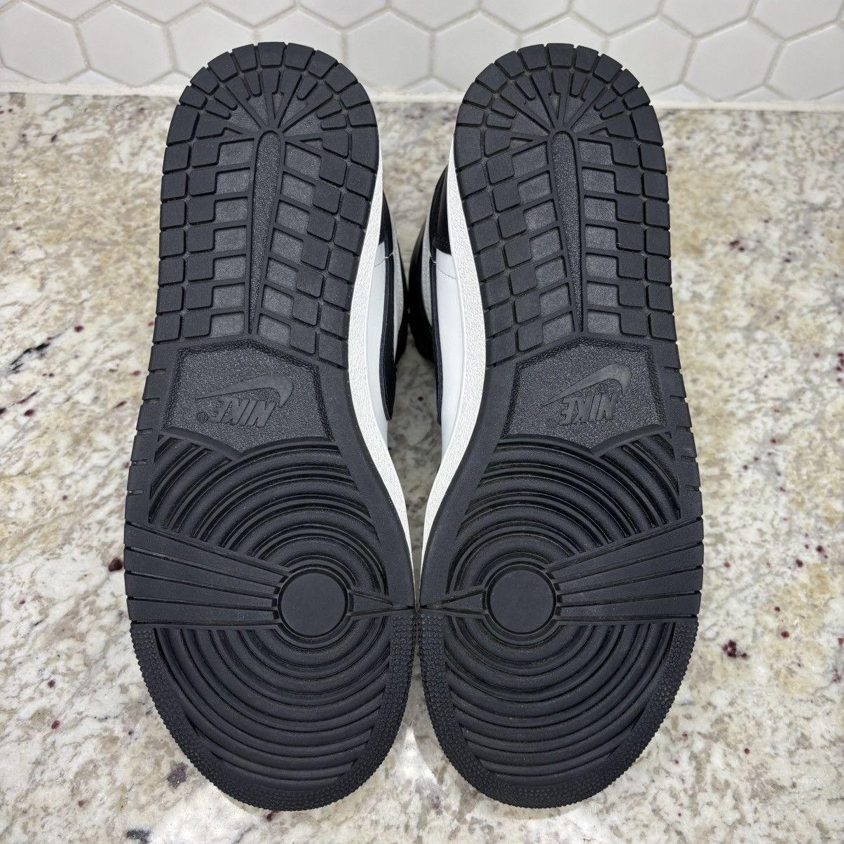 Jordan Brand Size 9 - Jordan 1 Retro '85 OG High Black White CLEAN W/BOX Size US 9 / EU 42 - 10 Thumbnail