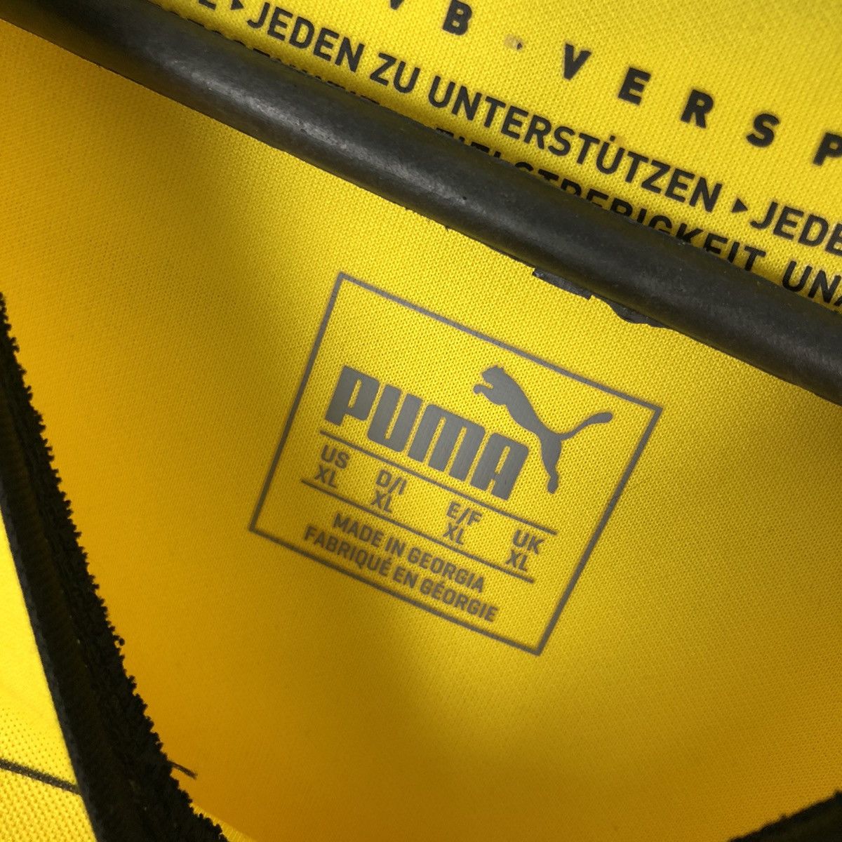 Puma Borussia Dortmund 2015 2016 home soccer jersey Size US XL / EU 56 / 4 - 5 Thumbnail