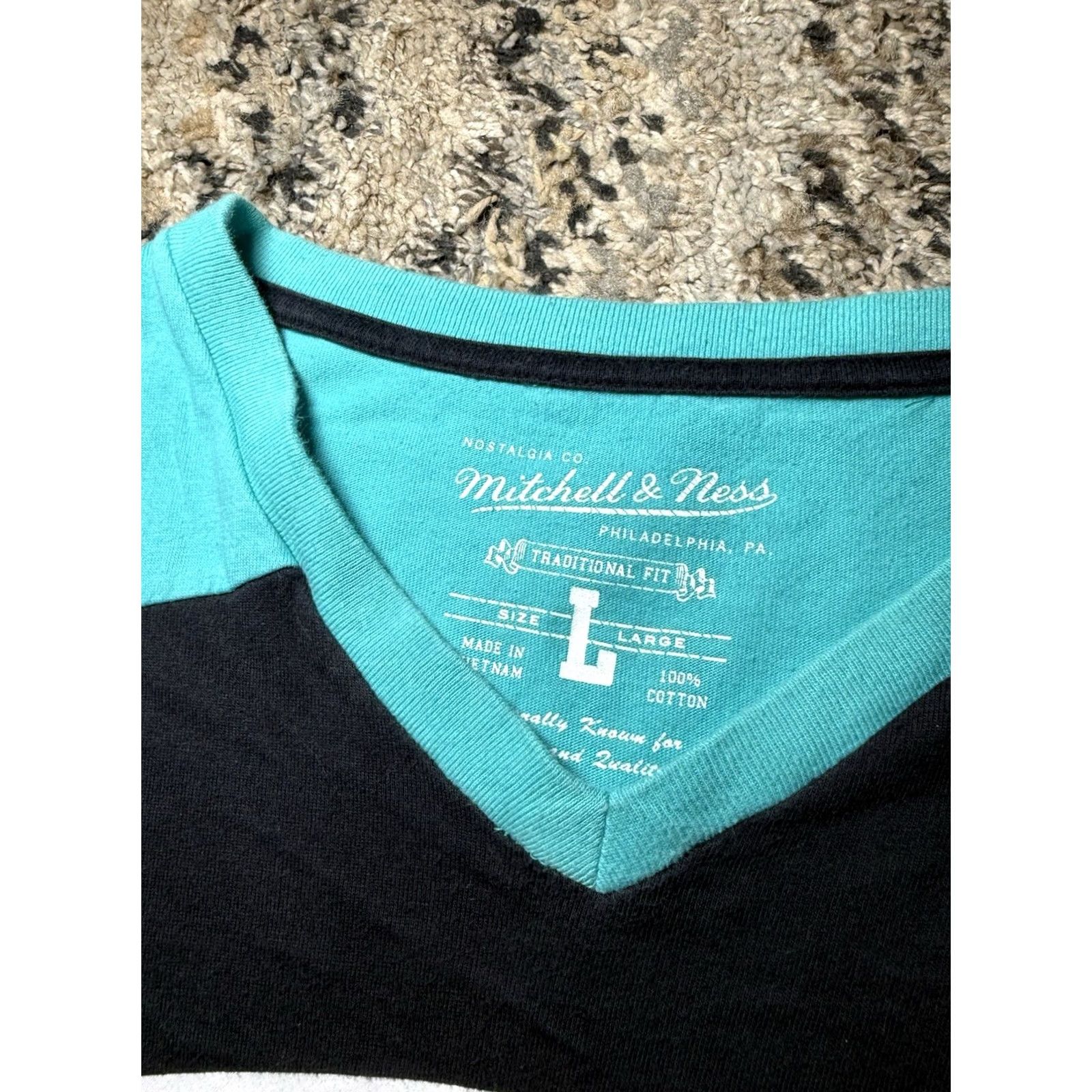 Mitchell & Ness Vancouver Grizzlies Shirt NBA Basketball T Shirt Mitchell & Ness Wrap Around Lrg Shirt Mens 30.5 in long Green L Size US L / EU 52-54 / 3 - 3 Thumbnail