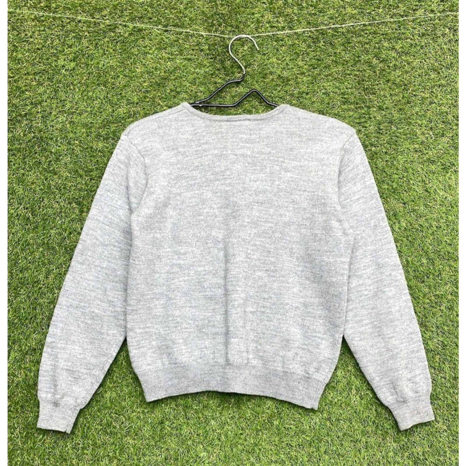 Talbots **Talbots Merino Wool Women's Medium Grey Slim Fit Classic Sweater** User: **Talbots Merino Wool Women's Medium Grey Slim Fit Classic Pullover** Size M / US 6-8 / IT 42-44 - 2 Thumbnail