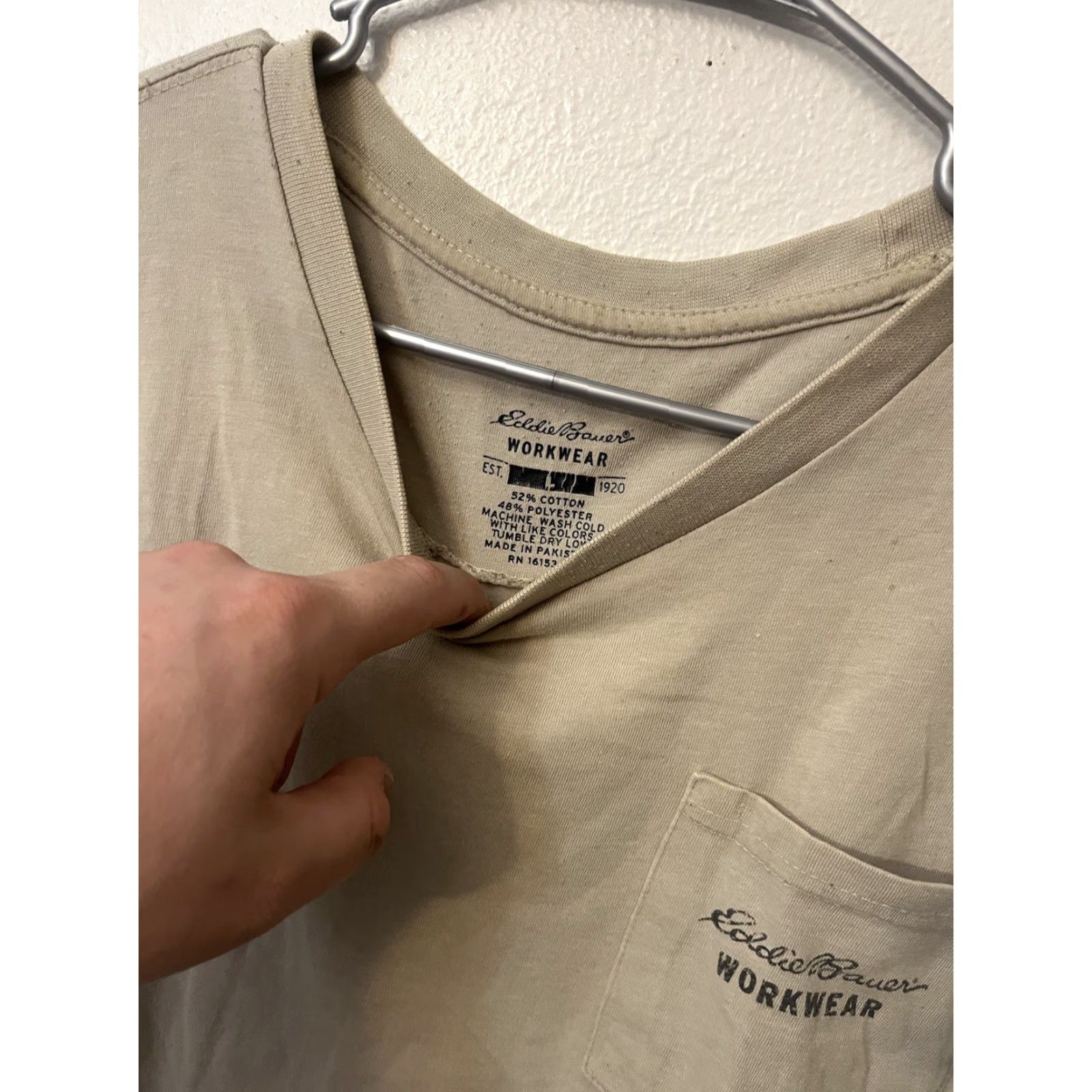 Eddie Bauer Eddie Bauer T-Shirt Men Short Sleeve Beige Logo Crew Neck Size L - Cotton / Regular Fit / Outdoor, Casual, Logo, Sports Size US L / EU 52-54 / 3 - 2 Thumbnail