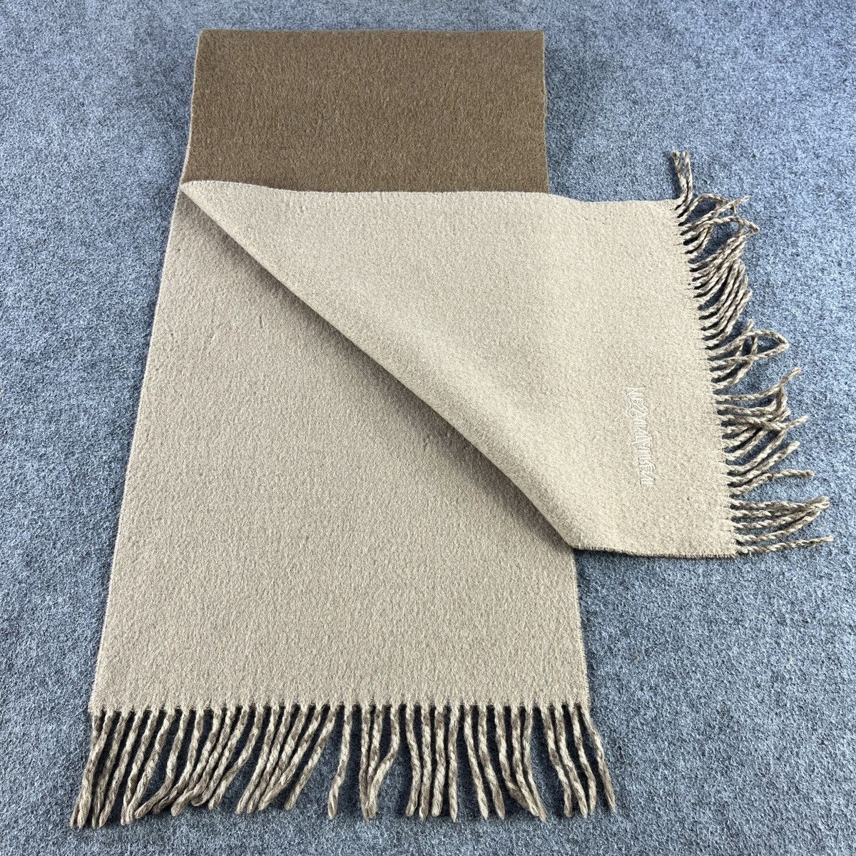 Vintage Vintage Yves Saint Laurent Scarf / Muffler / Neckwear T1432 Size ONE SIZE - 2 Thumbnail