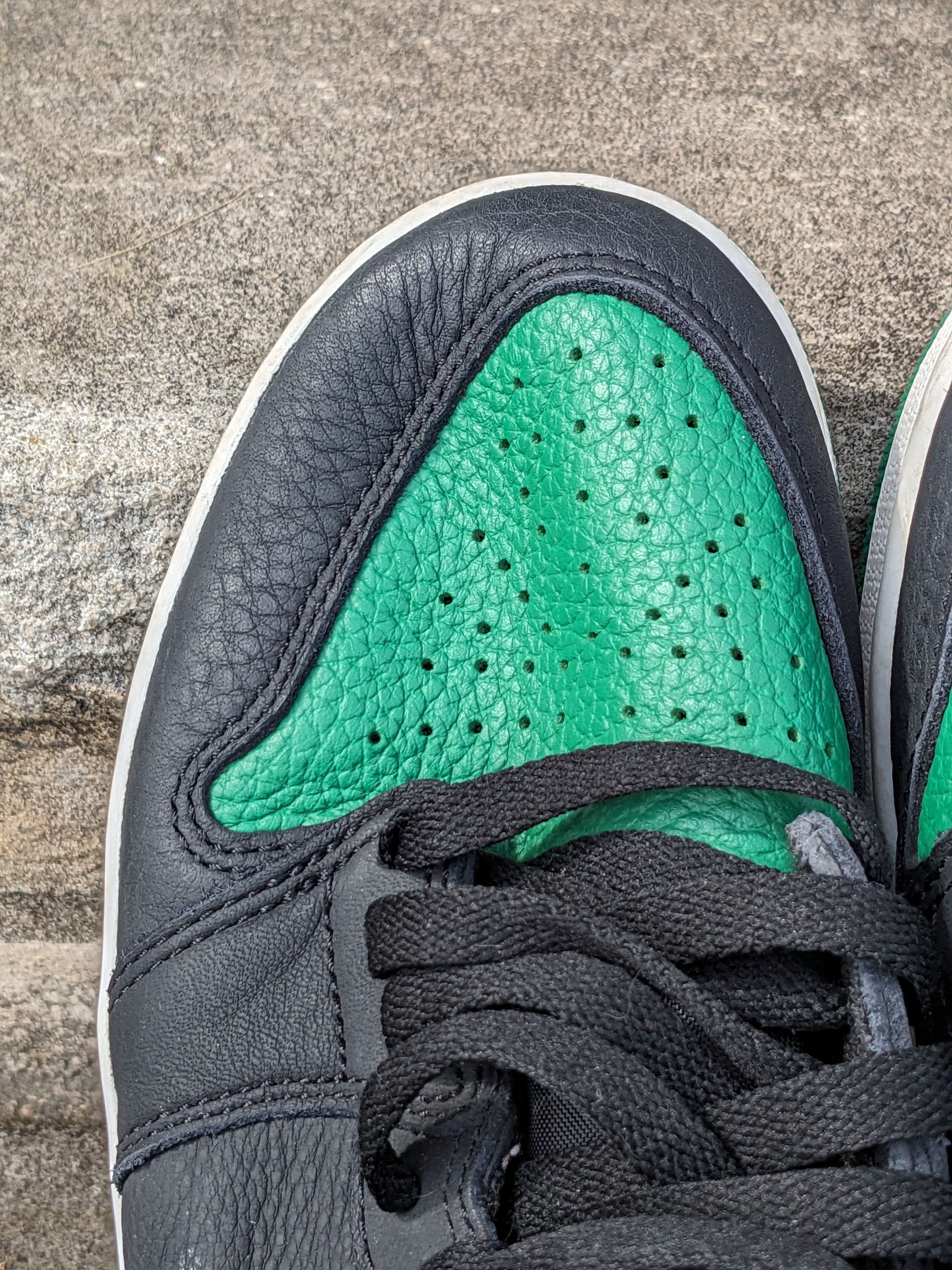 Jordan Brand × Nike Nike Air Jordan 1 GS Pine Green 2.0 575441-030 Youth Size 5Y Size US 5 / EU 37 - 5 Thumbnail