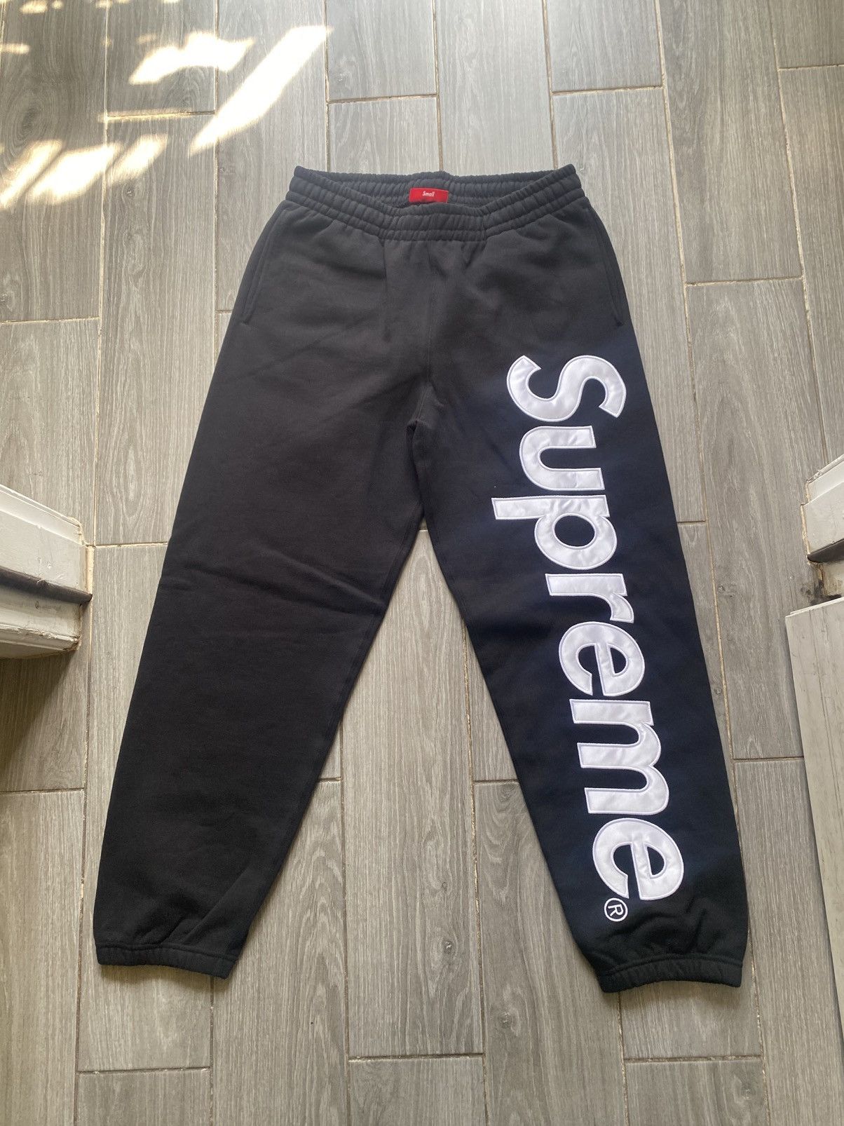 Supreme Supreme Satin Applique Sweatpant (SS26) Black Small Size US 30 / EU 46 - 1 Thumbnail