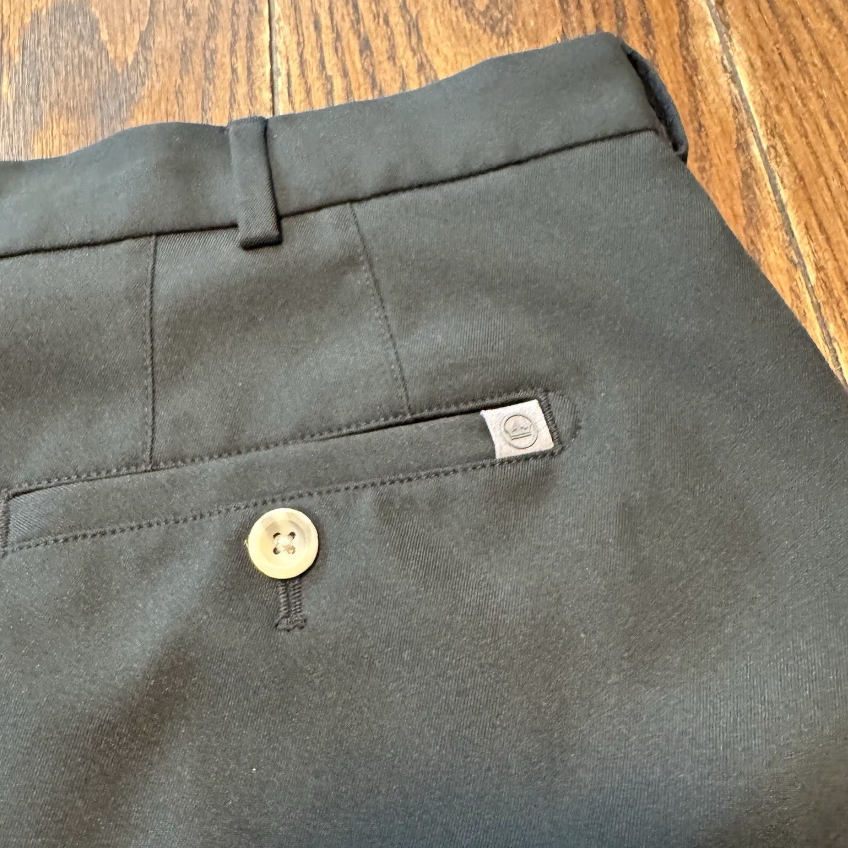 Peter Millar Peter Millar Mens Performance Golf Shorts Size 40 Black Size US 40 / EU 56 - 7 Thumbnail
