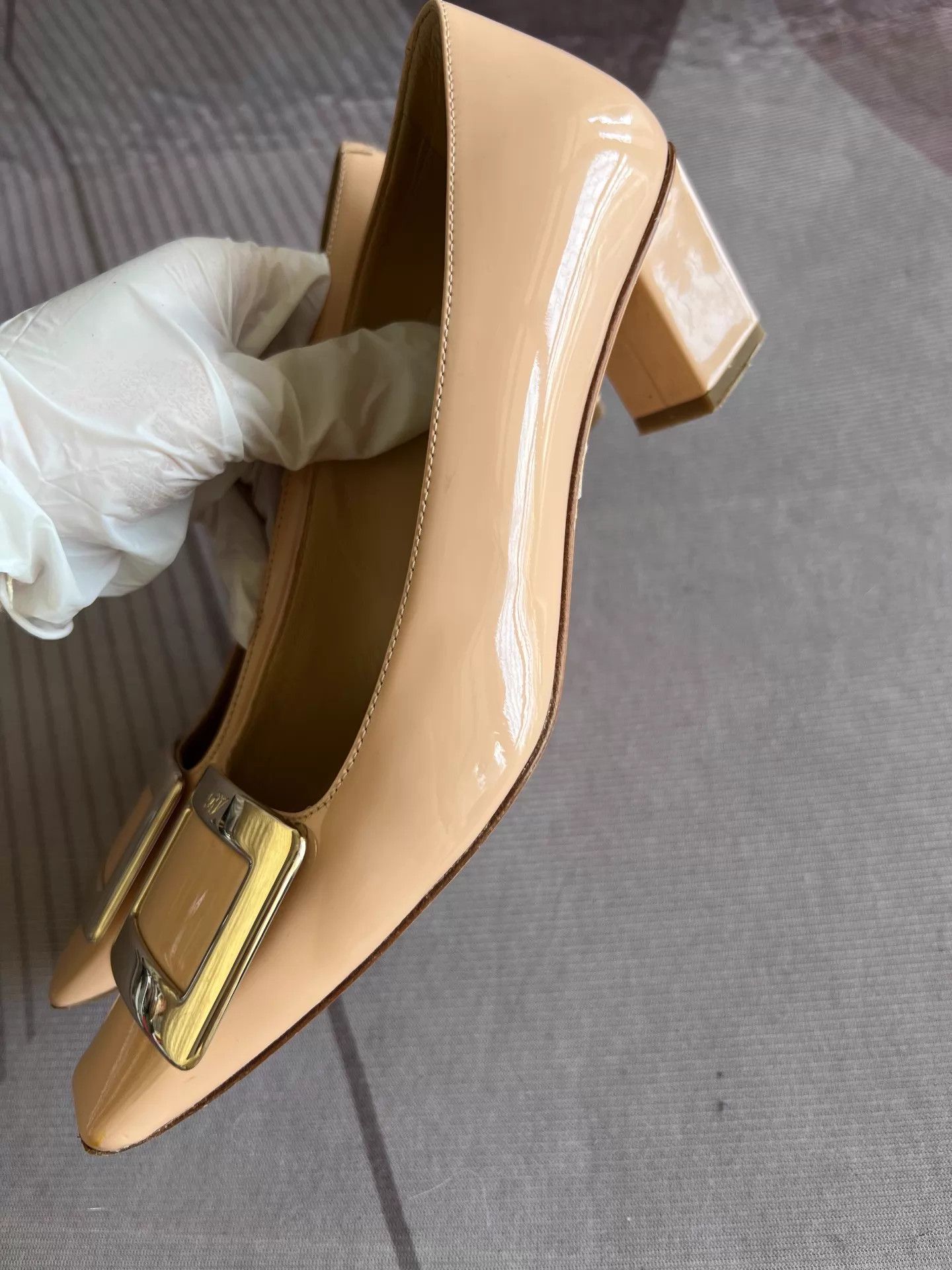 Roger Vivier Roger Vivier Low Heel Shoes 35.5 Size US 5 / IT 35 - 5 Thumbnail