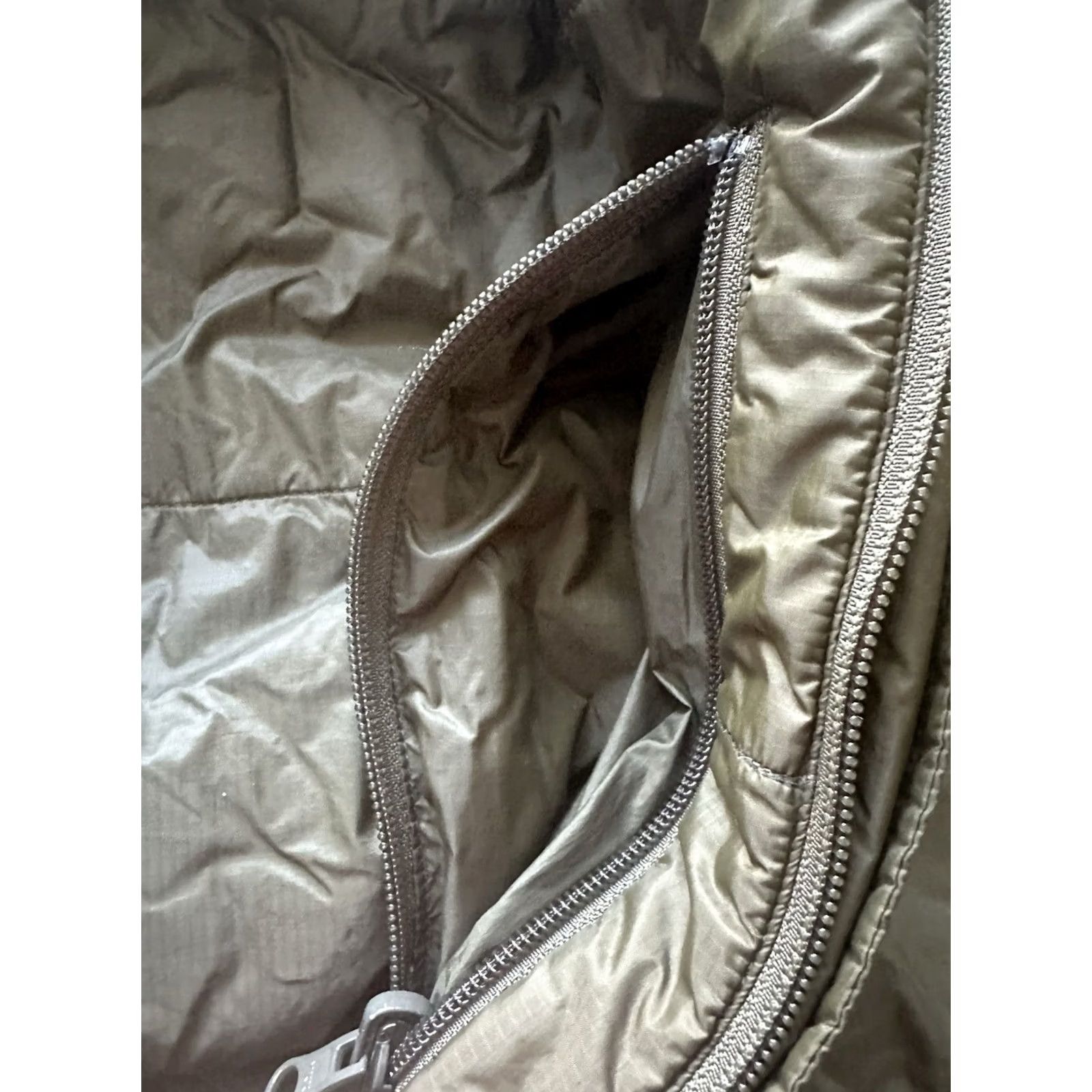 Olive VINTAGE Beretta Vest Mens Size Medium Olive Green Primaloft Lightweight Outdoor Quilted Insulated Full Zip Pockets All Seasons Size US M / EU 48-50 / 2 - 8 Thumbnail