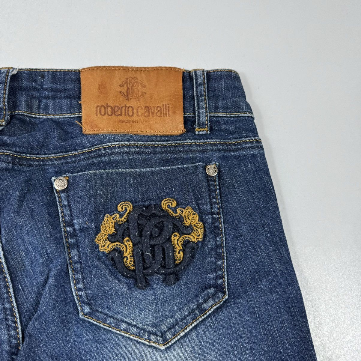 Roberto Cavalli × Vintage vintage 90s roberto cavalli short big logo justcavalli Size 30" / US 8 / IT 44 - 3 Thumbnail