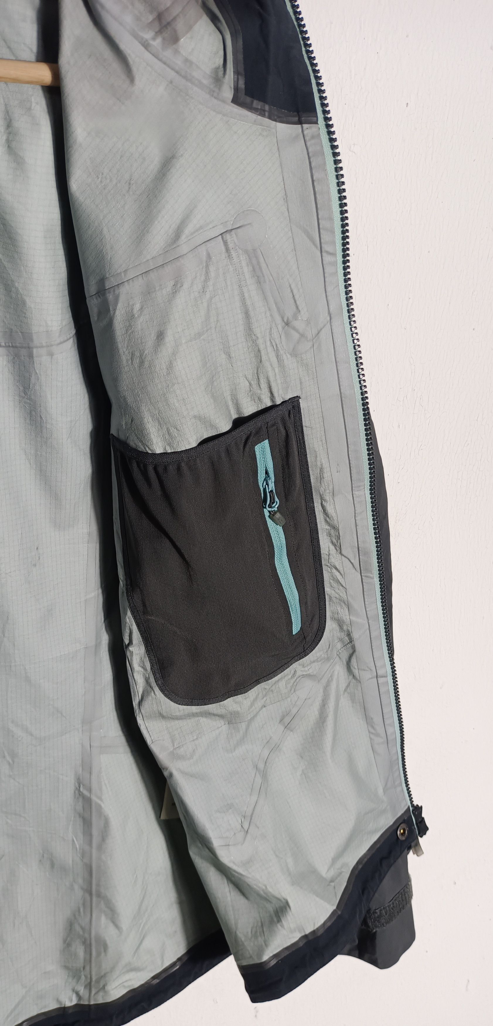 Goretex × Haglofs Spitz Jacket Women Magnetite Size M / US 6-8 / IT 42-44 - 14 Thumbnail