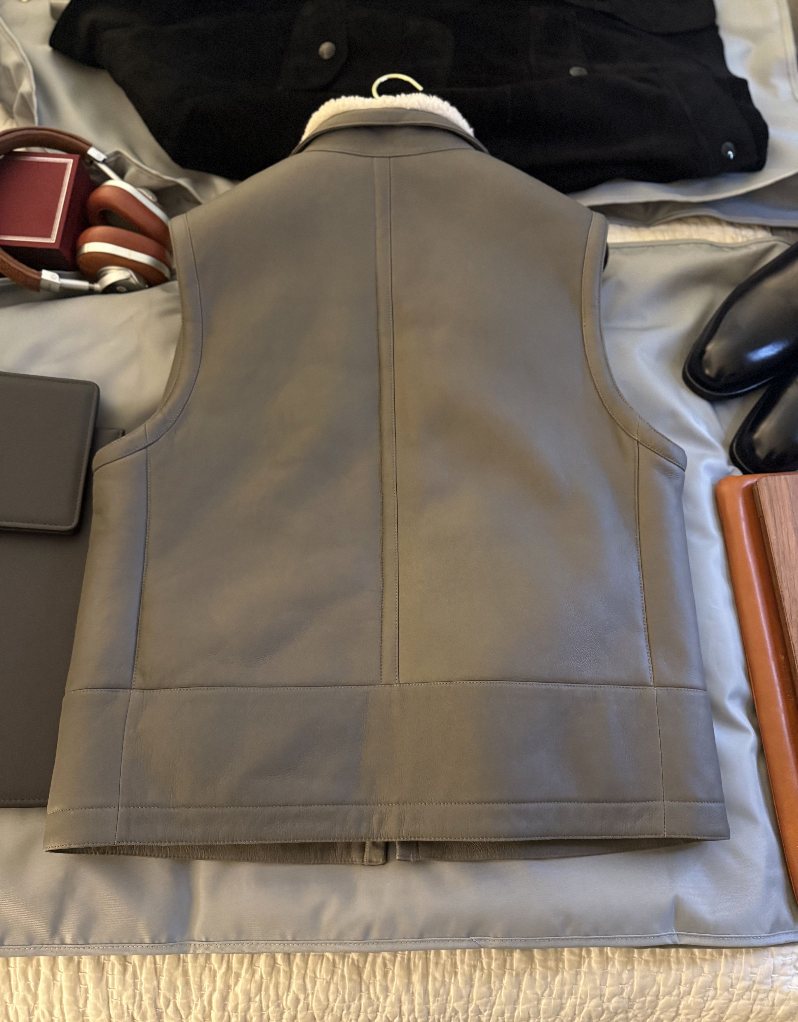 Hermes Ultimate Ultra Rare $16K w/tax Calf Shearling Leather Vest Size US M / EU 48-50 / 2 - 21 Thumbnail