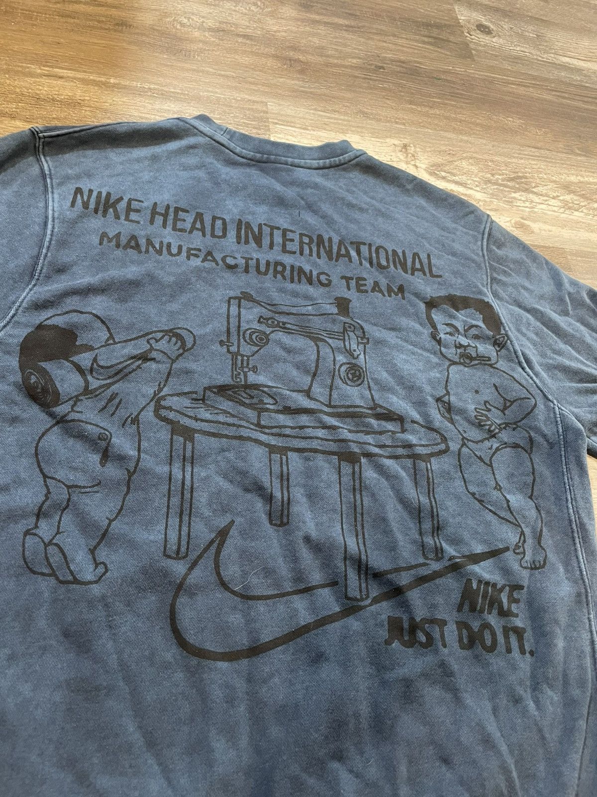 Nike Nike Sweatshop Baby on Real Nike sweatshirt Size US L / EU 52-54 / 3 - 1 Thumbnail