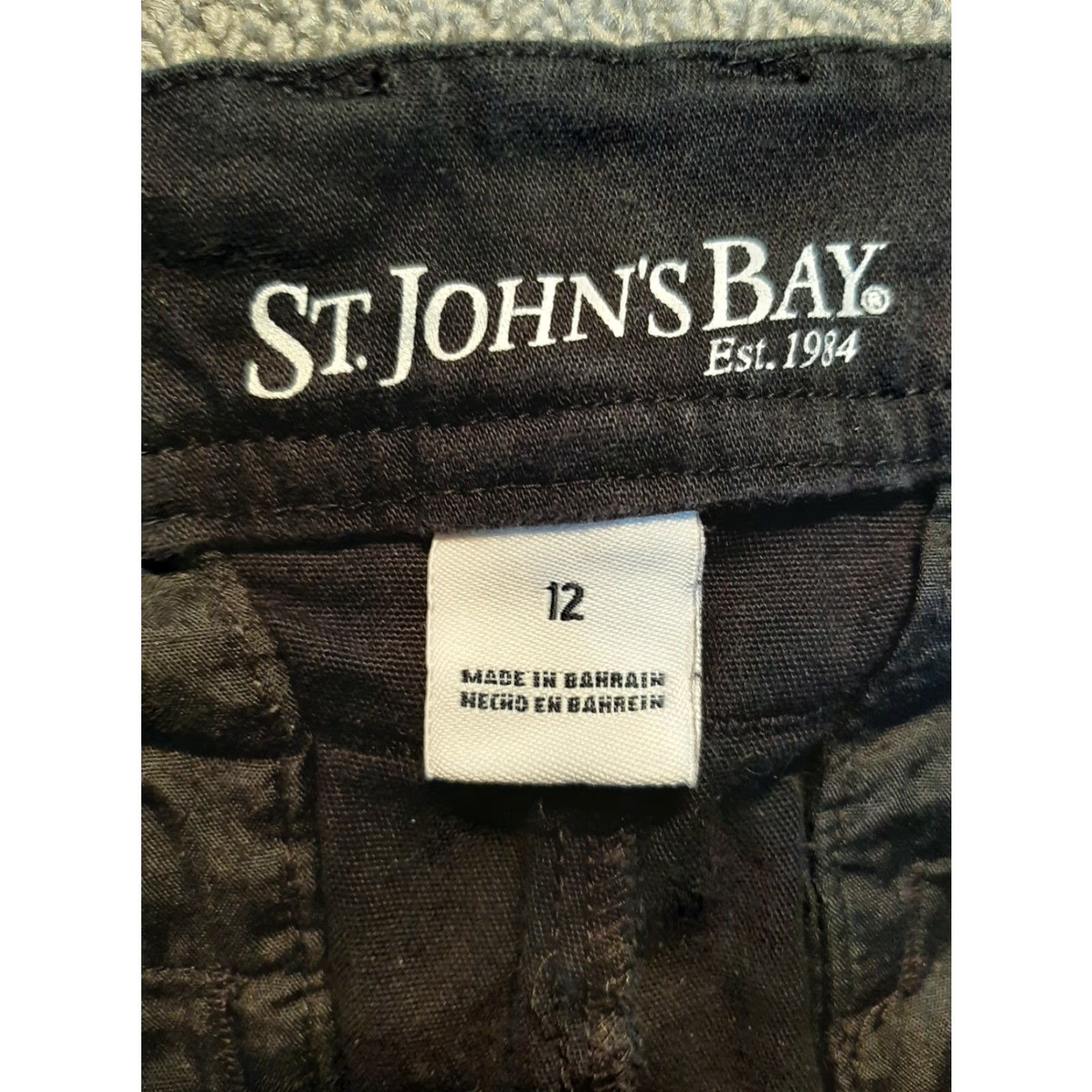 Vintage St. John's Bay Capris Womens size 12 Black Capris Regular Crop Womens 12 Black Minimal Ware Size ONE SIZE - 5 Thumbnail