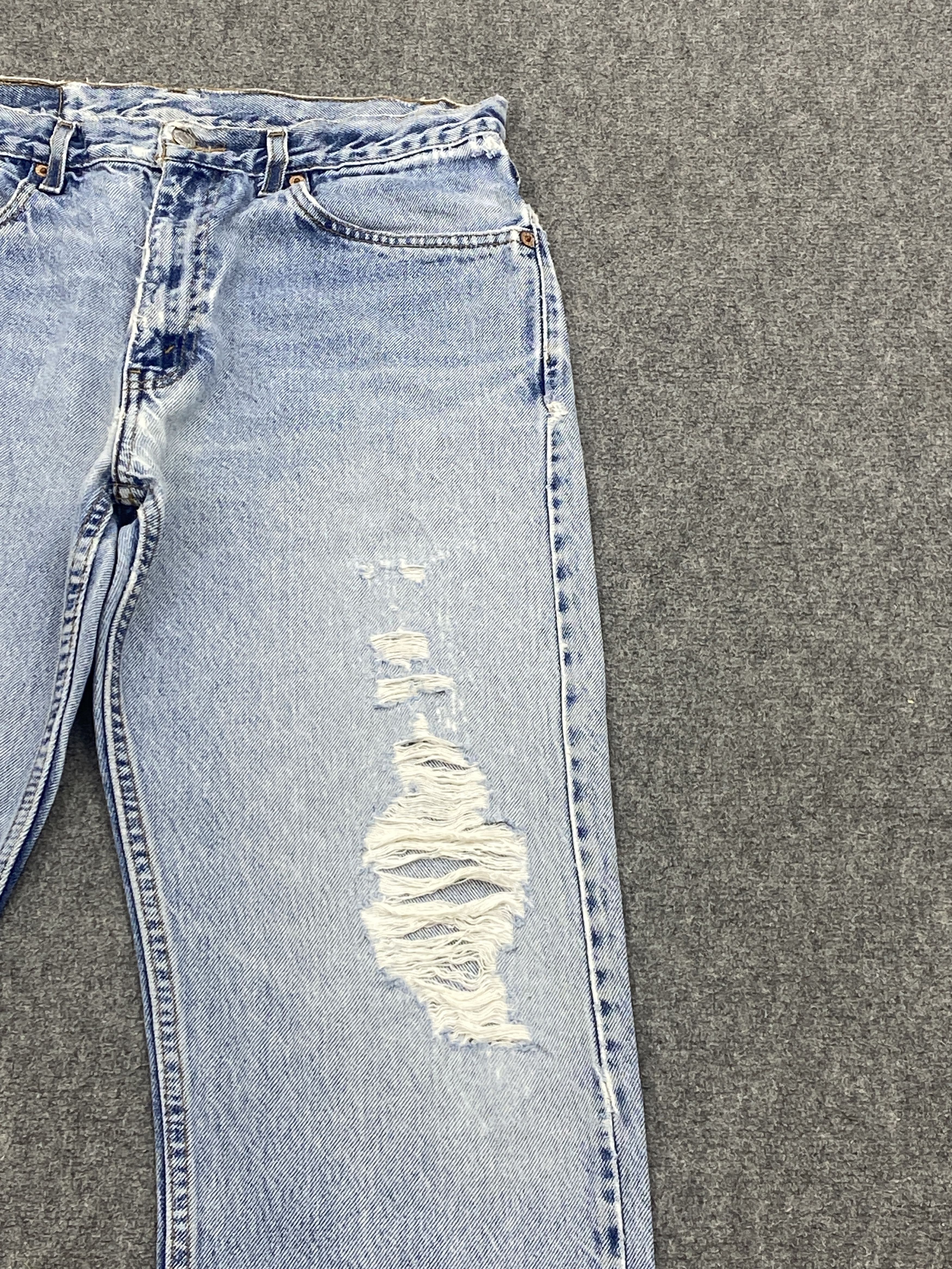 Levi's Vintage 90s Distressed Levis 505 Light Washed Jeans DP2655 Size US 32 / EU 48 - 10 Thumbnail