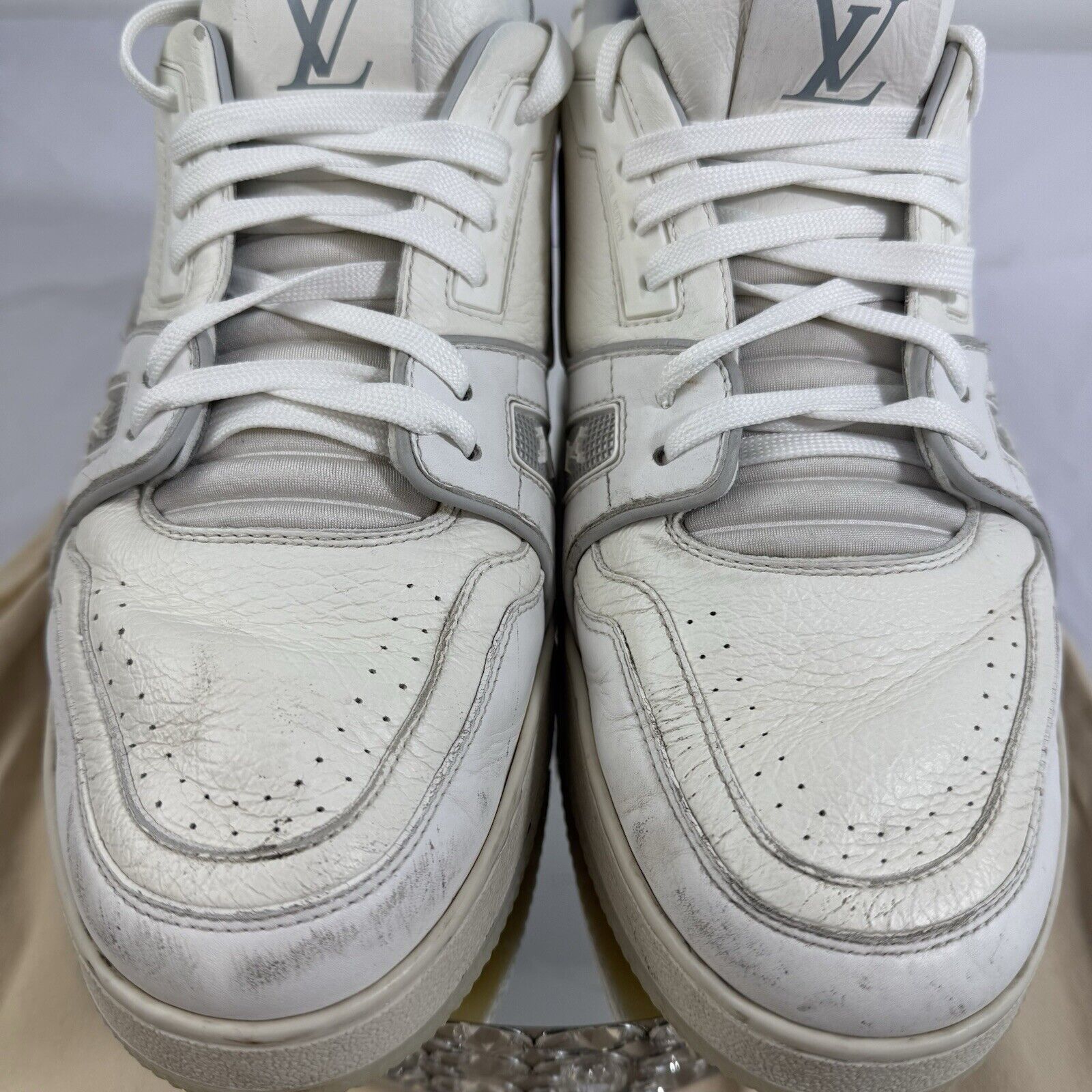 Louis Vuitton Louis Vuitton LV Trainers White Sneakers – Size 9 US Authent Size US 9 / EU 42 - 4 Thumbnail