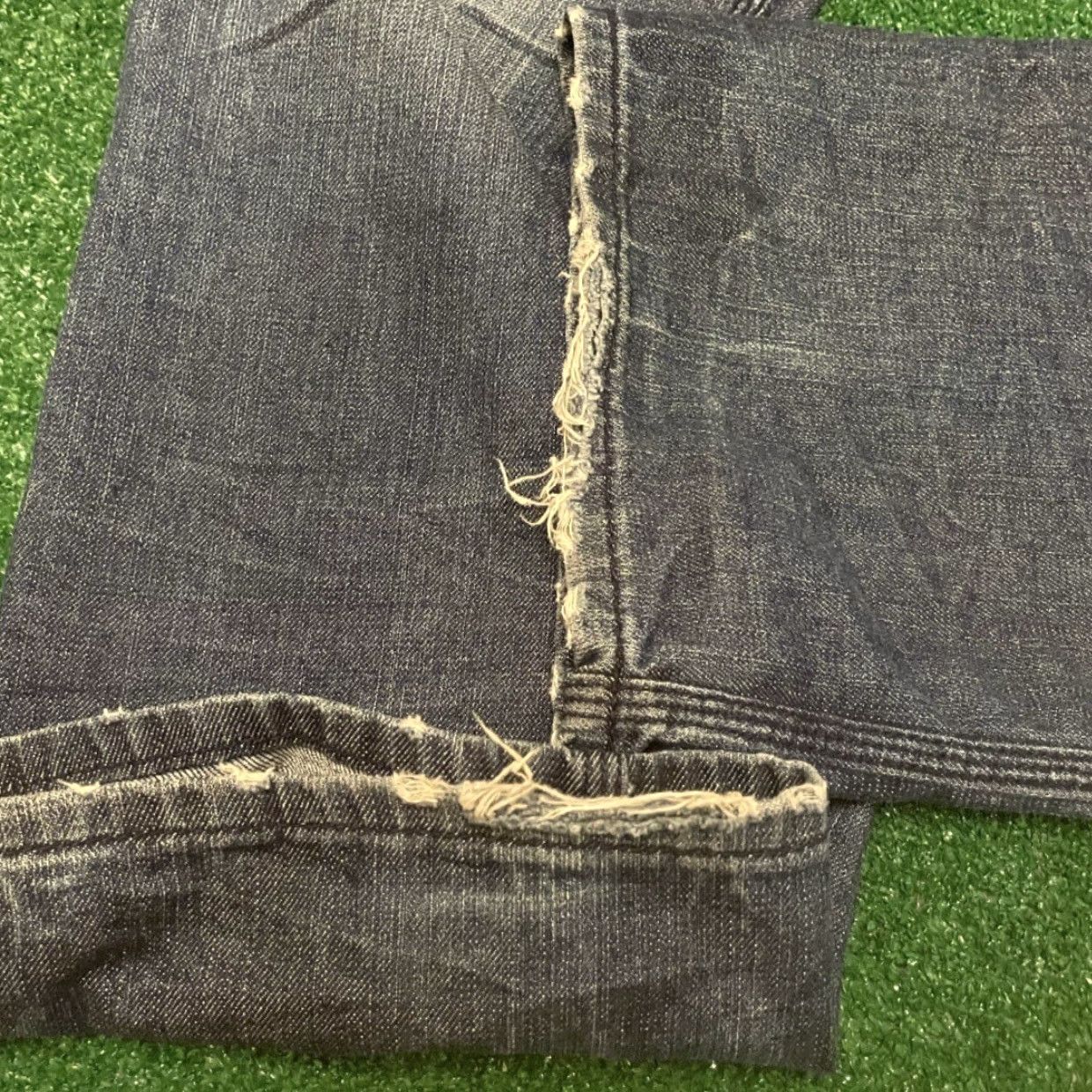 Coogi VINTAGE Coogi Baggy Jeans VTG Mens Size 34X34 Embroidered Grunge Skater Y2K Wide-Leg Jeans Mens Size US 34 / EU 50 - 6 Thumbnail
