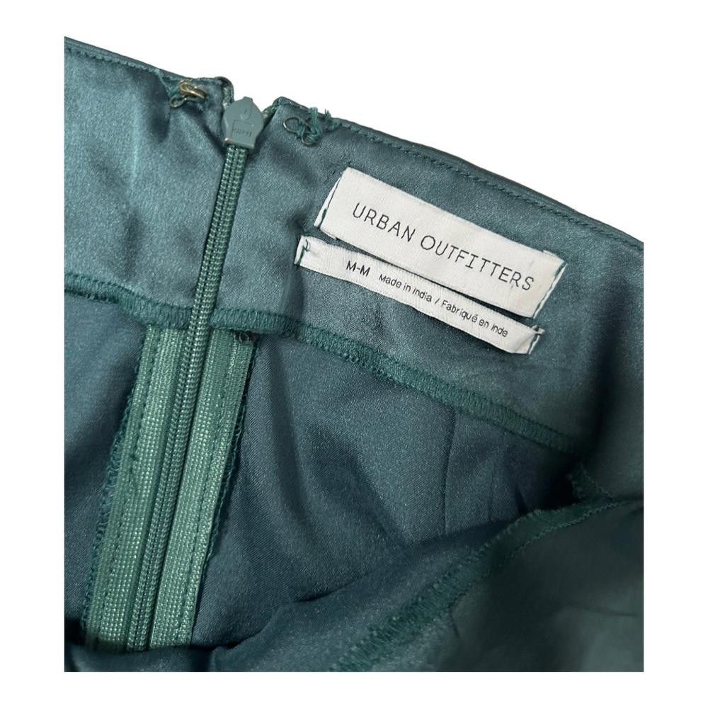 Urban Outfitters Urban Outfitters l Samantha Satin Mini Skirt Medium Size 32" / US 10 / IT 46 - 7 Thumbnail