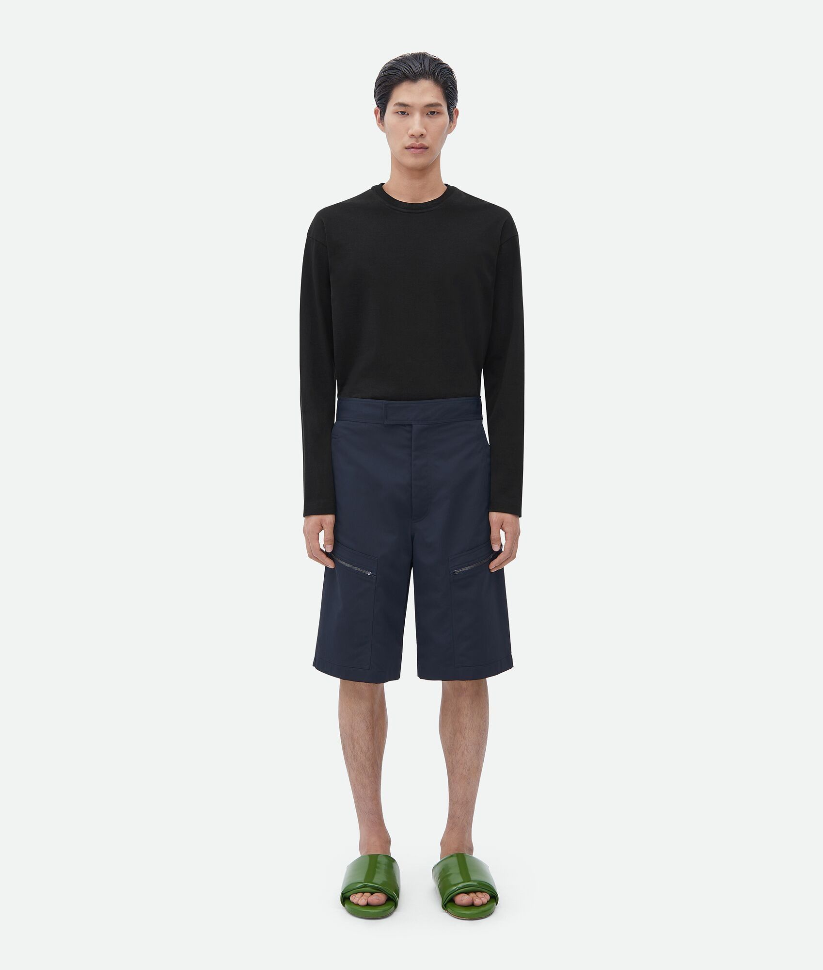 Bottega Veneta o1n1vont0625 Nylon Cargo Pant in Midnight Blue Size US 28 / EU 44 - 1 Thumbnail