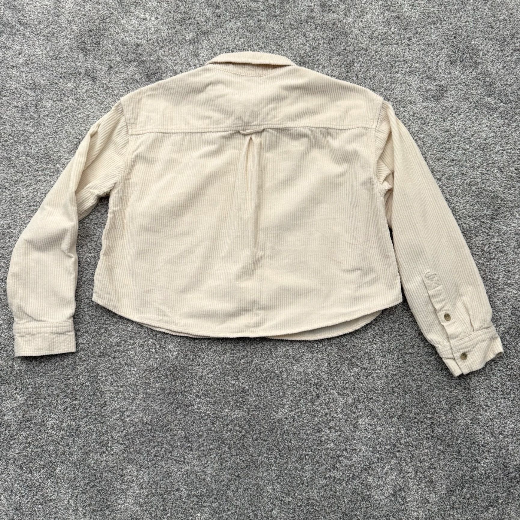 American Eagle Outfitters American Eagle Cropped Top Shirt Womens Size S Corduroy Grunge Casual Long Sleeve White 100% Cotton Pocketed Button-Up Decade Grunge Size S / US 4 / IT 40 - 7 Thumbnail