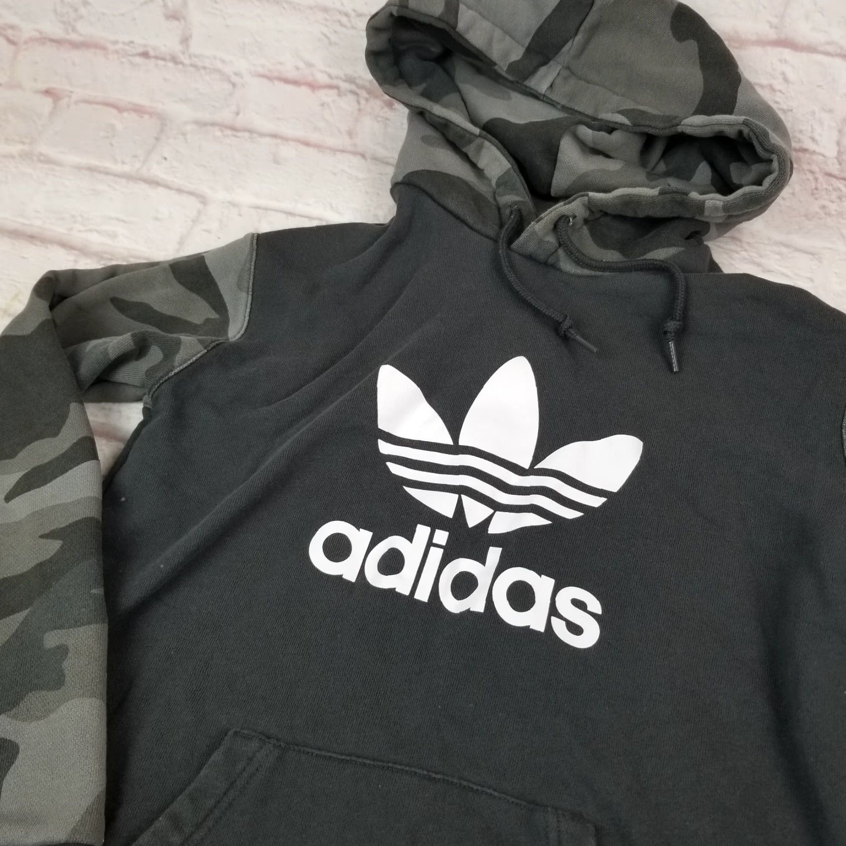 Adidas Adidas Mens Pullover Hoodie Athletic Fit Size Small Long Sleeve Gray Camo Size US S / EU 44-46 / 1 - 2 Thumbnail