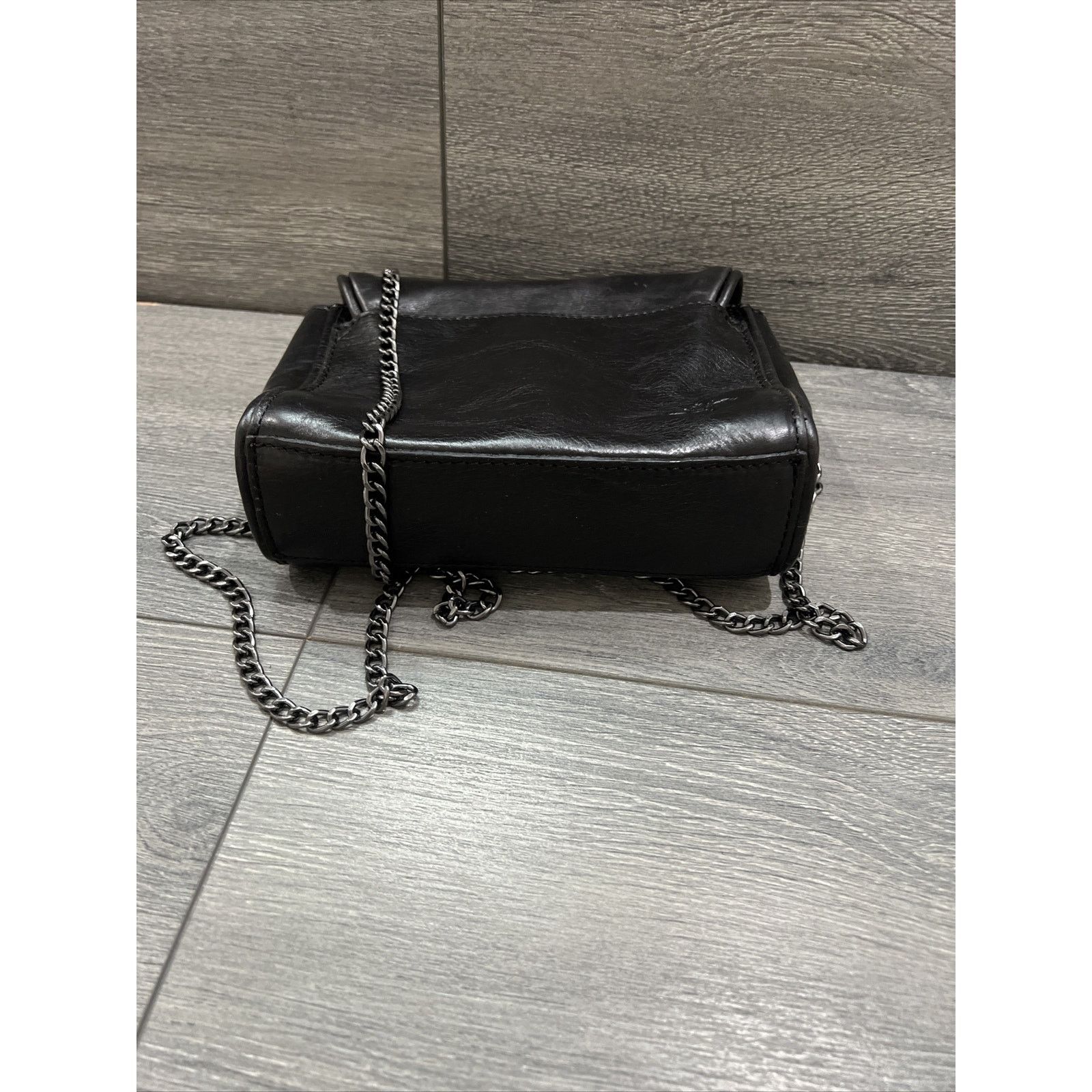 Patricia Nash Patricia Nash Leather Flap Chain Bag Black Bag A554740 Size ONE SIZE - 6 Thumbnail