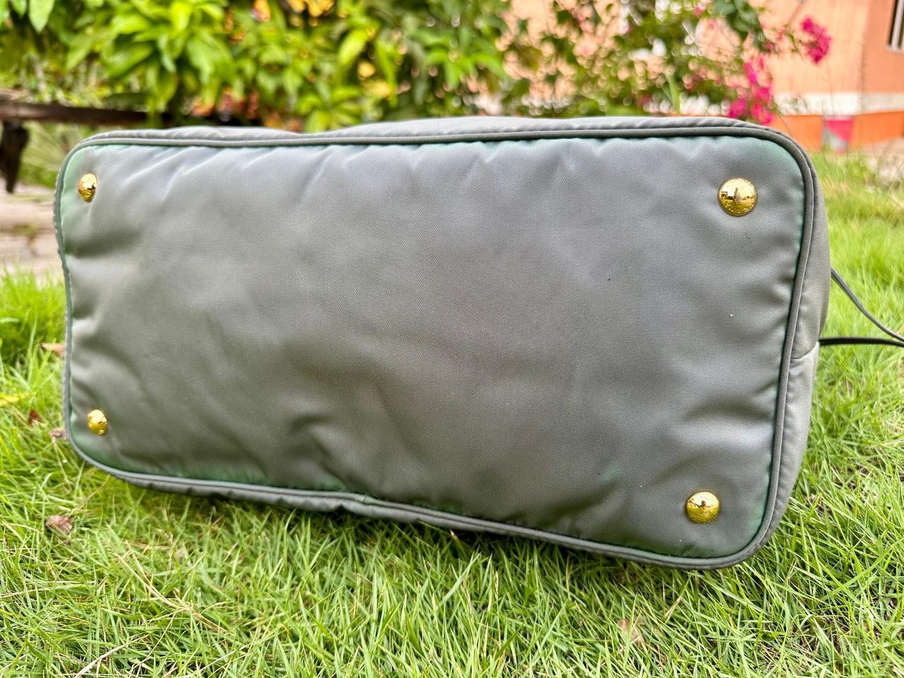 Prada Authentic Prada Tessuto Nyalon Tote Shoulder Bag Size ONE SIZE - 4 Thumbnail