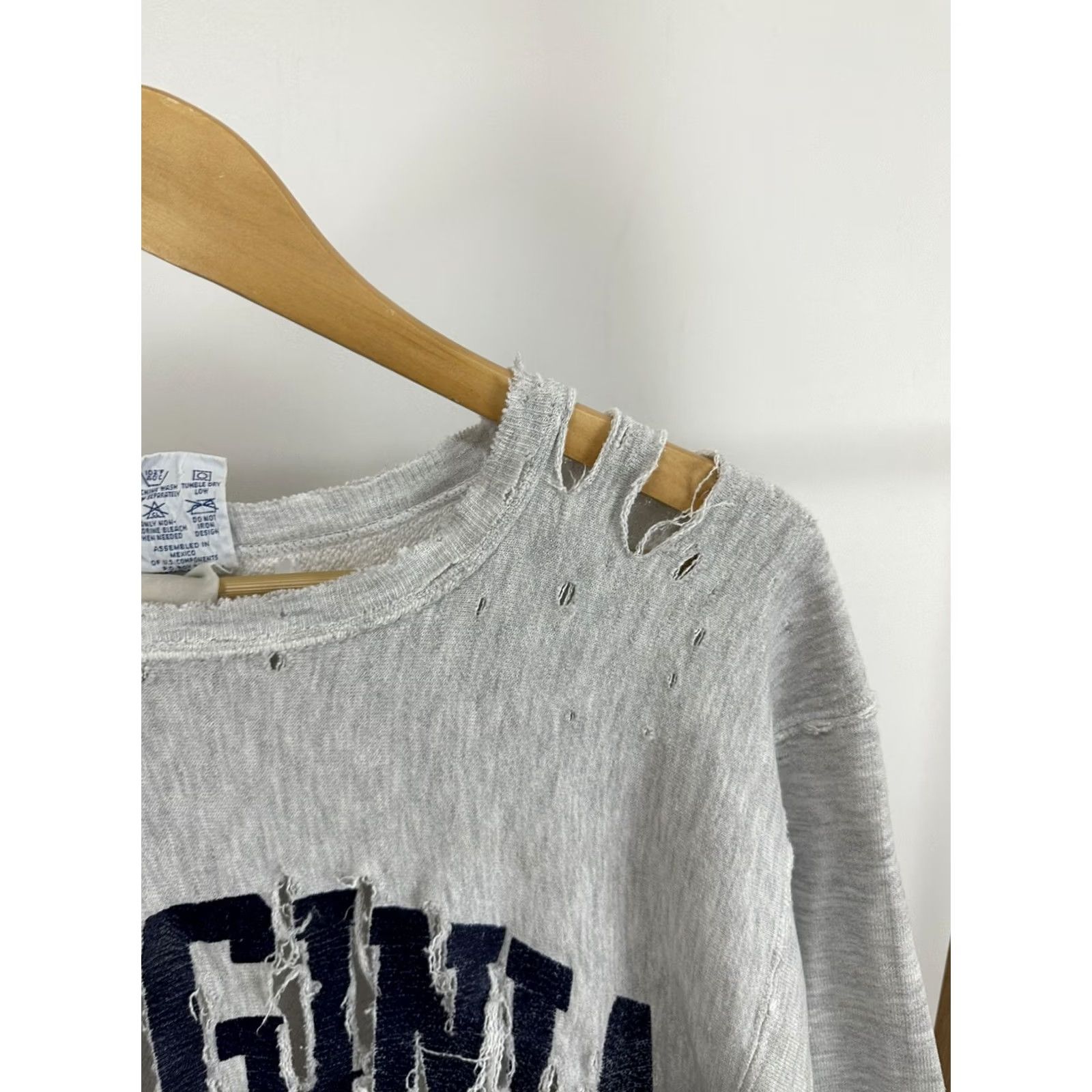 Champion VTG Champion Reverse Weave Sweatshirt Distressed WORN WIP Gray L Men Mens Shirt Pullover 90s Virginia Size US L / EU 52-54 / 3 - 7 Thumbnail