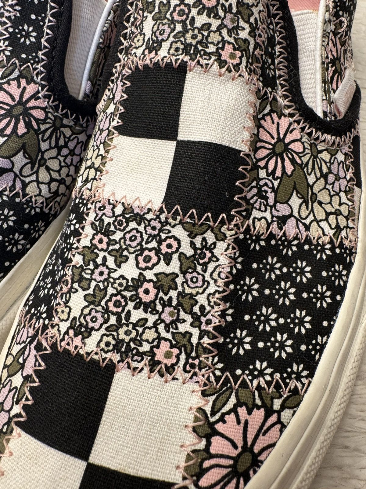 Vans EUC Vans Floral Patchwork Checkered Slip on in Marshmallow Size US 5.5 / EU 38 - 7 Thumbnail