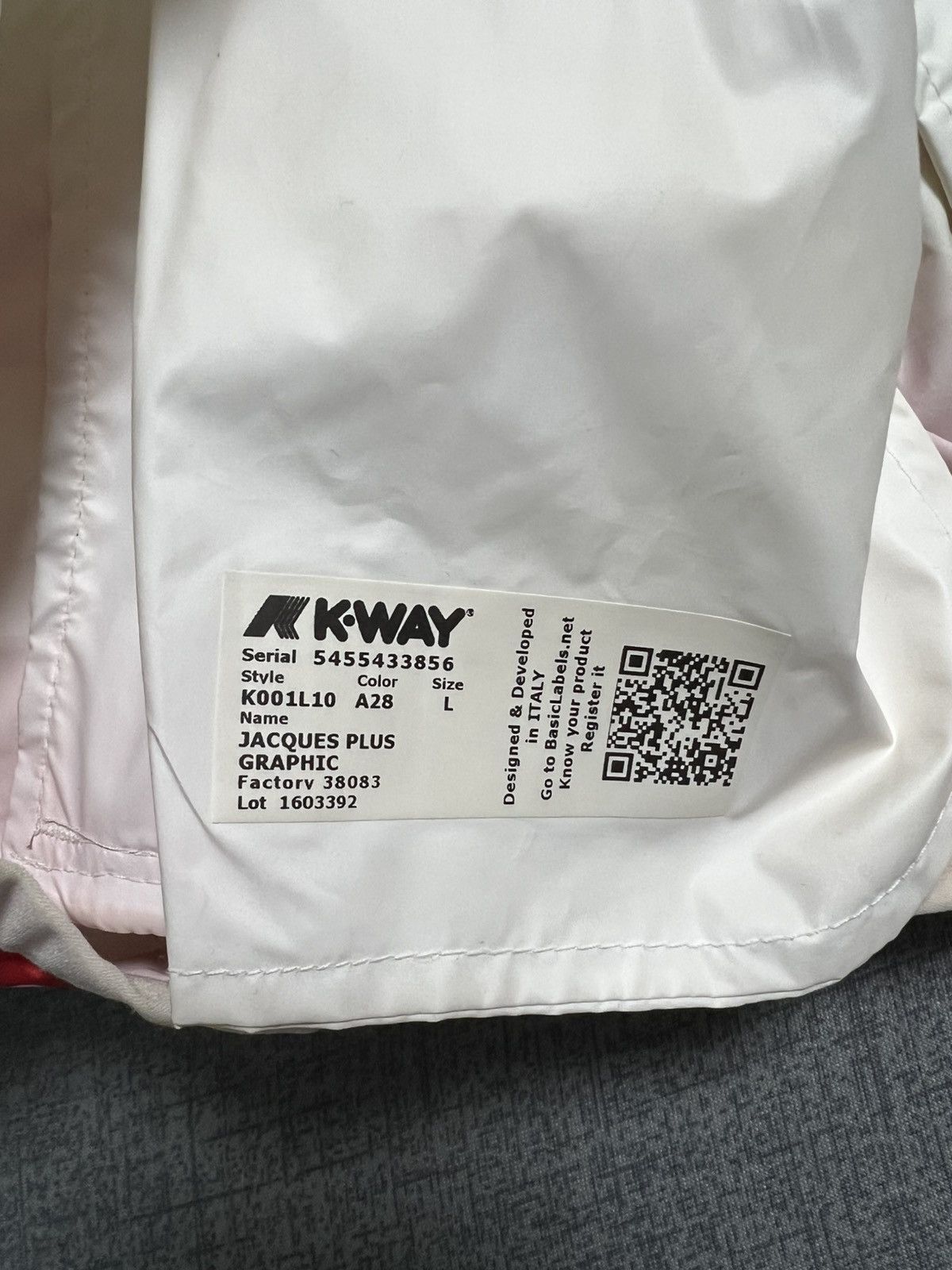 K-Way K-way windbreaker waterproof L Size US L / EU 52-54 / 3 - 5 Thumbnail