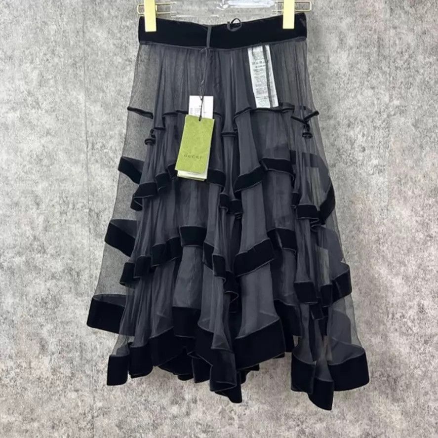 Gucci Gucci Women's Skirt Size 25" / US 0 / IT 36 - 1 Thumbnail