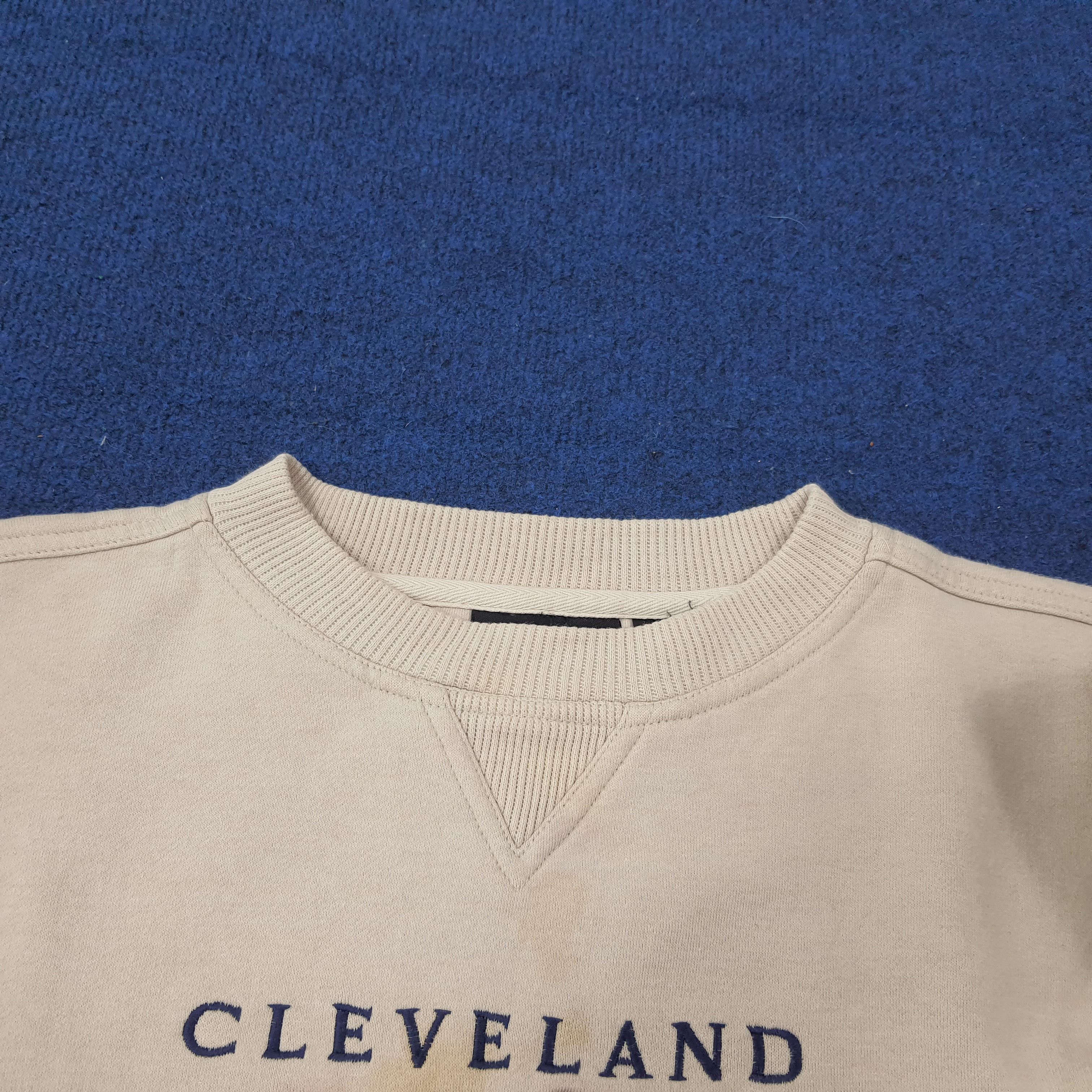 Vintage Vintage Cleveland Indians MLB Sweatshirt C257N26 Size US XXL / EU 58 / 5 - 4 Thumbnail